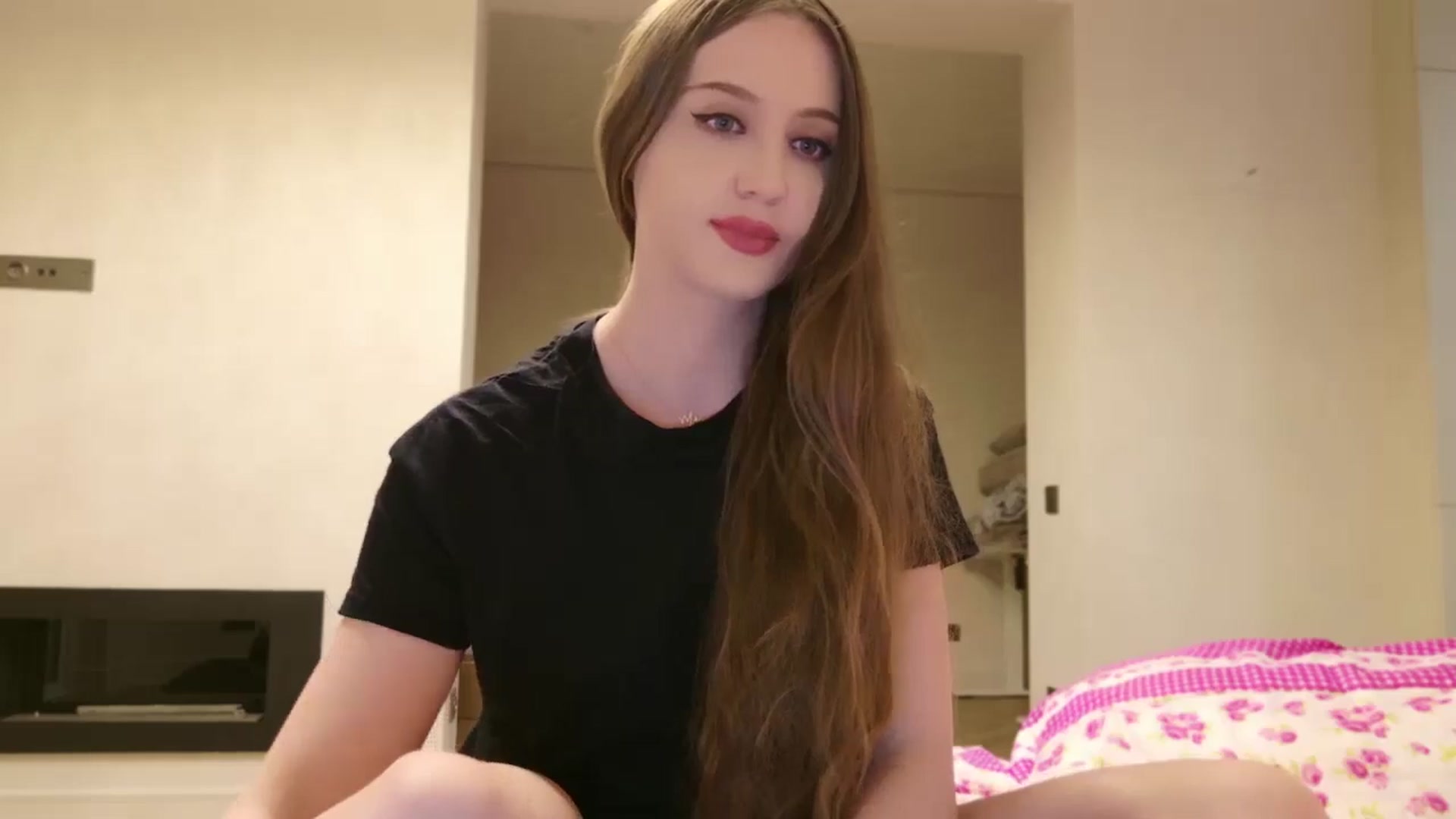 Gallery image thumbnail from Innocent_Soul's myfreecams stream on, 05/15/2024, 20:12 image 9 of 20