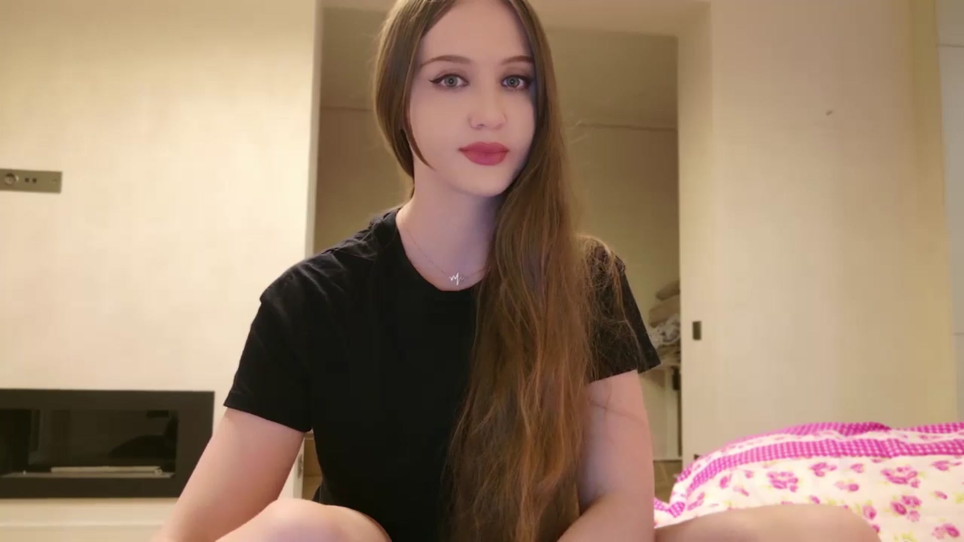 Gallery image thumbnail from Innocent_Soul's myfreecams stream on, 05/15/2024, 20:12 image 13 of 20