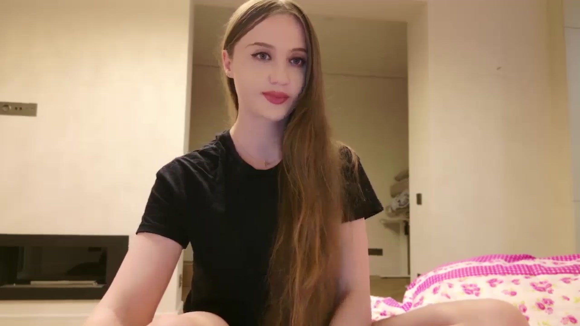 Gallery image thumbnail from Innocent_Soul's myfreecams stream on, 05/15/2024, 20:12 image 17 of 20