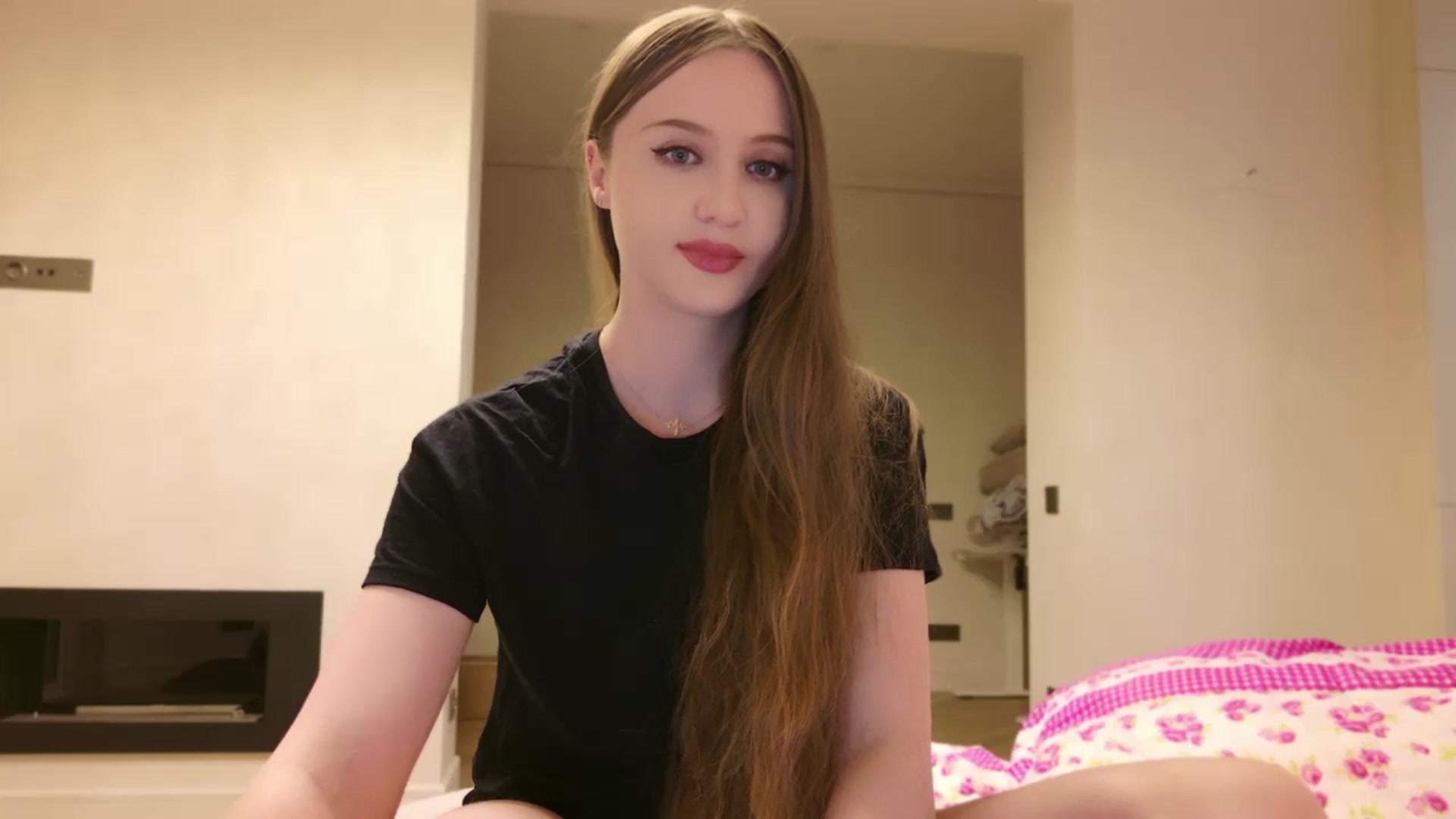 Gallery image thumbnail from Innocent_Soul's myfreecams stream on, 05/15/2024, 20:12 image 19 of 20