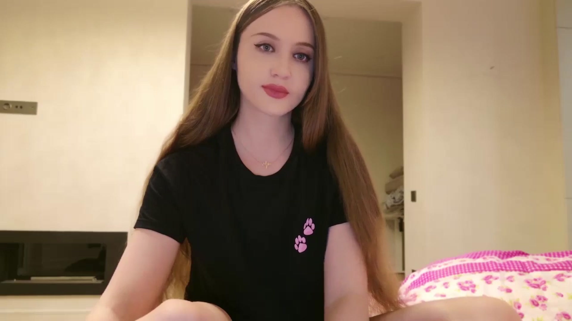 Gallery image thumbnail from Innocent_Soul's myfreecams stream on, 05/15/2024, 20:12 image 6 of 20