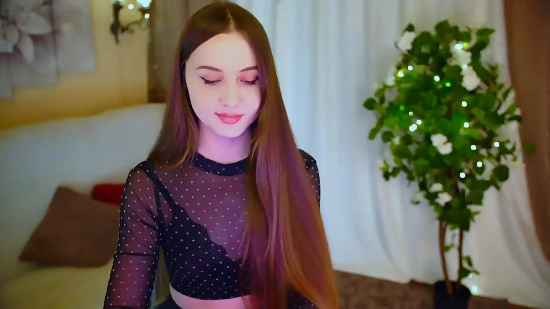 Gallery image thumbnail from Innocent_Soul's myfreecams stream on, 05/20/2024, 18:32 image 16 of 20