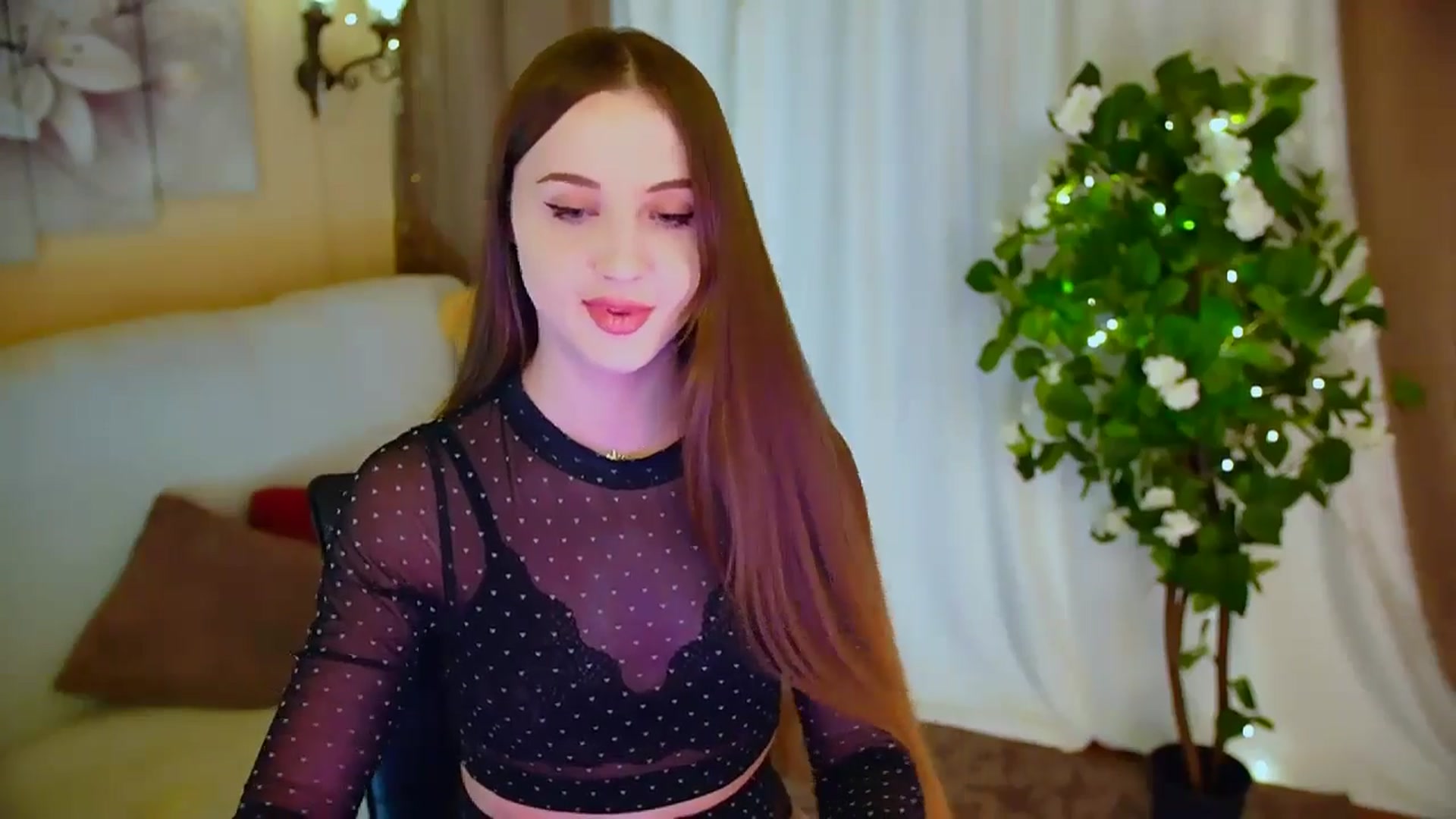 Gallery image thumbnail from Innocent_Soul's myfreecams stream on, 05/20/2024, 19:16 image 3 of 20