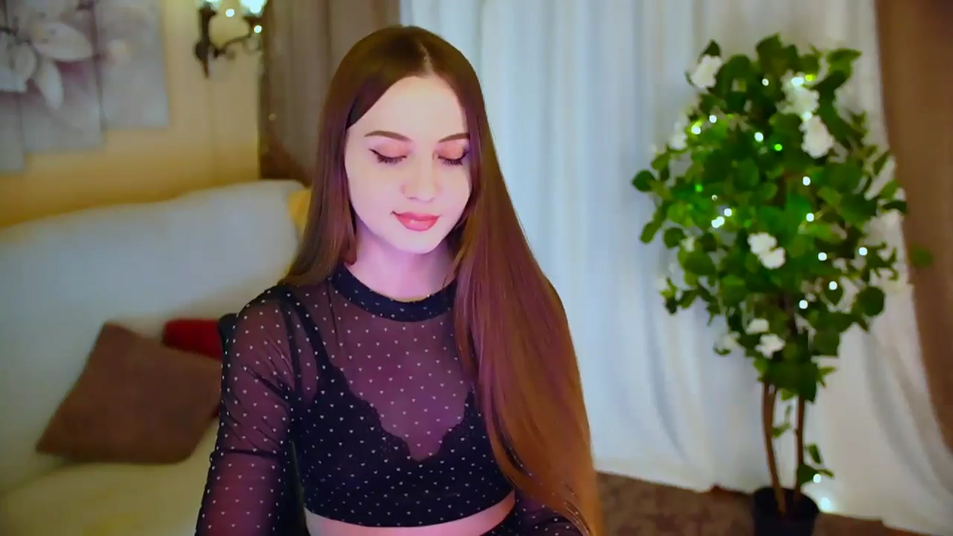 Gallery image thumbnail from Innocent_Soul's myfreecams stream on, 05/20/2024, 20:14 image 4 of 20
