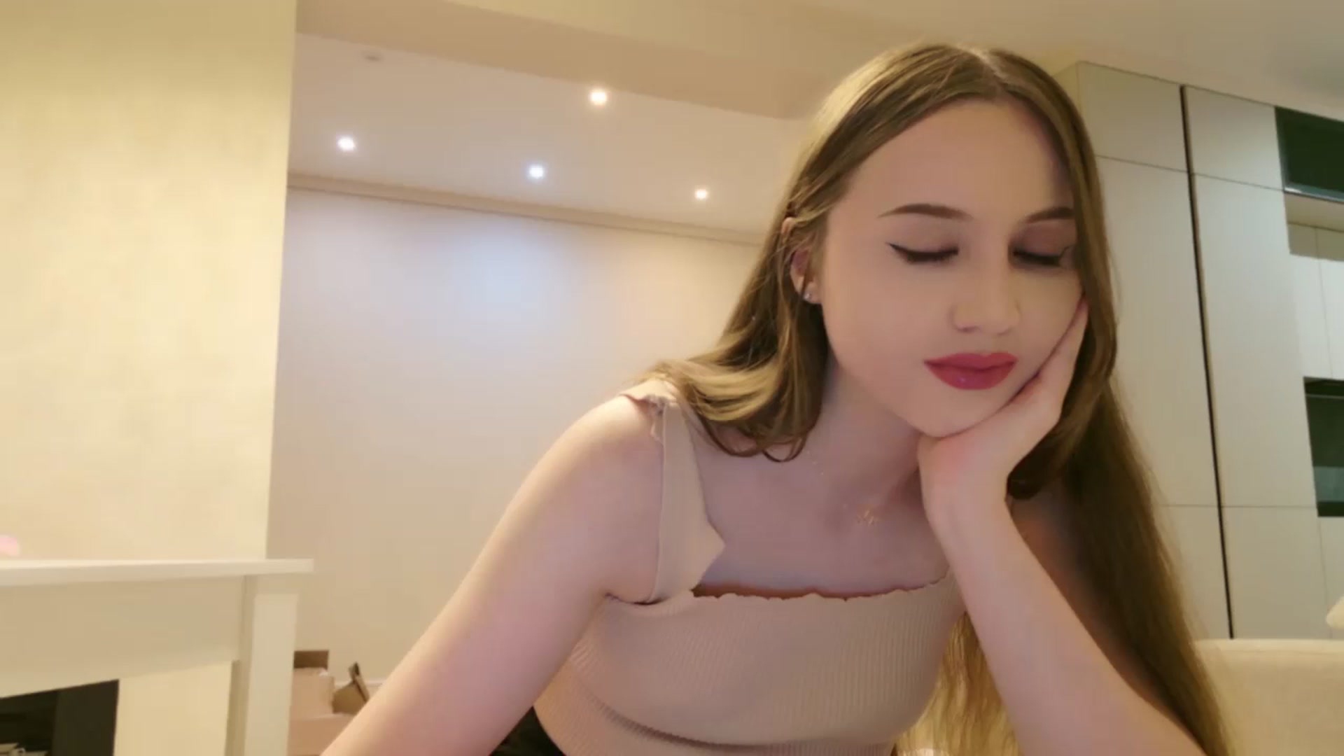 Gallery image thumbnail from Innocent_Soul's myfreecams stream on, 05/22/2024, 20:17 image 12 of 20