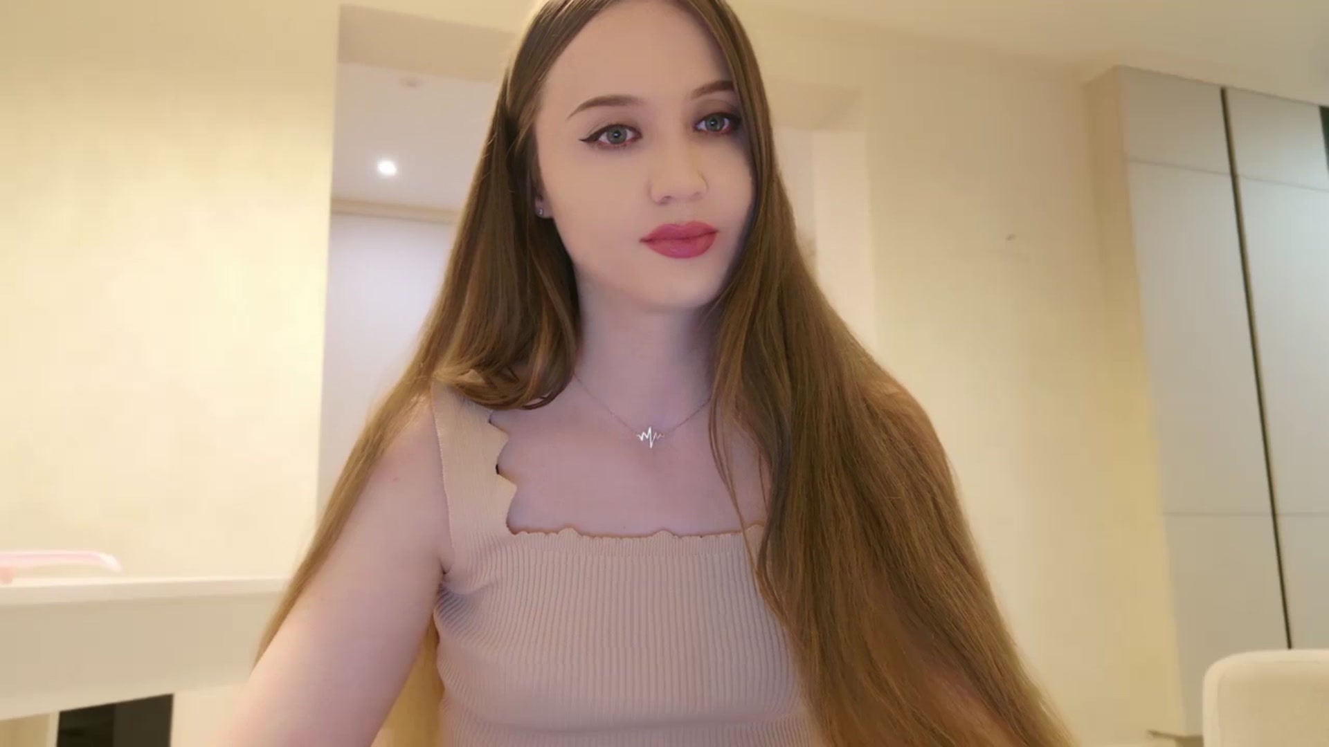 Gallery image thumbnail from Innocent_Soul's myfreecams stream on, 05/22/2024, 20:44 image 16 of 20