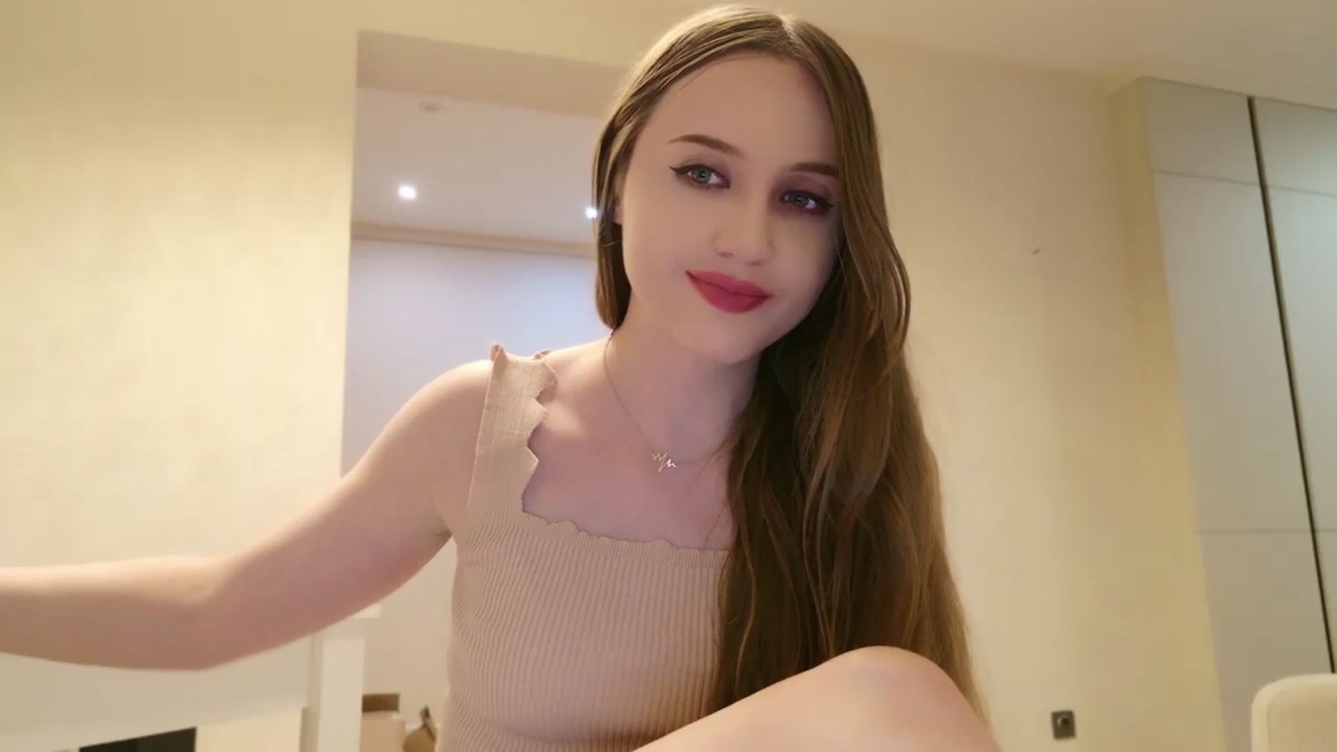 Gallery image thumbnail from Innocent_Soul's myfreecams stream on, 05/22/2024, 22:18 image 12 of 20