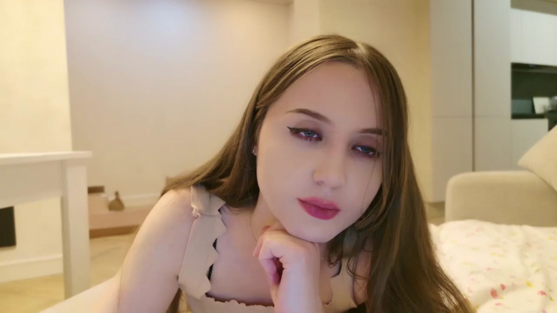 Gallery image thumbnail from Innocent_Soul's myfreecams stream on, 05/22/2024, 23:43 image 11 of 20
