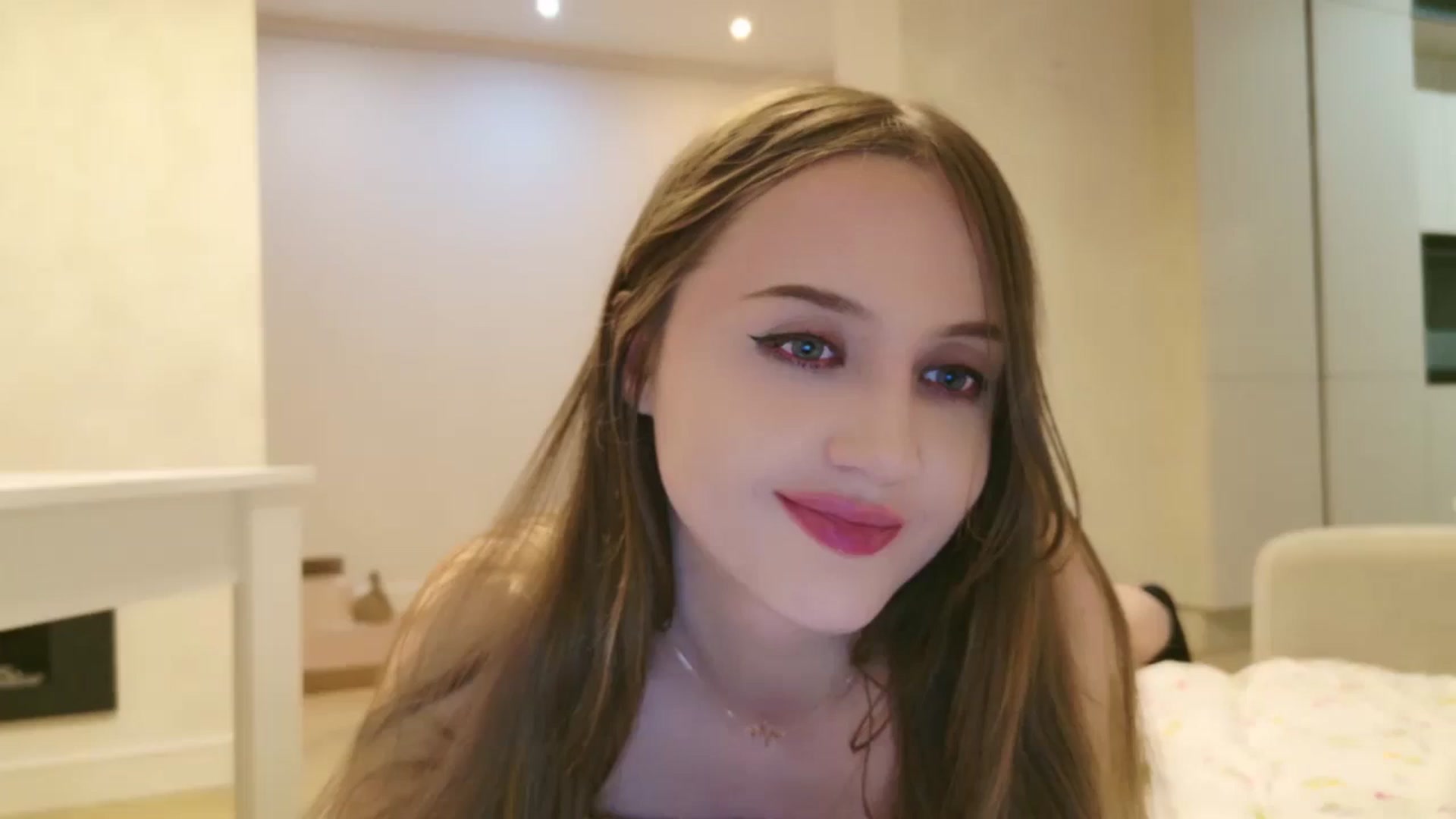 Gallery image thumbnail from Innocent_Soul's myfreecams stream on, 05/22/2024, 23:43 image 7 of 20