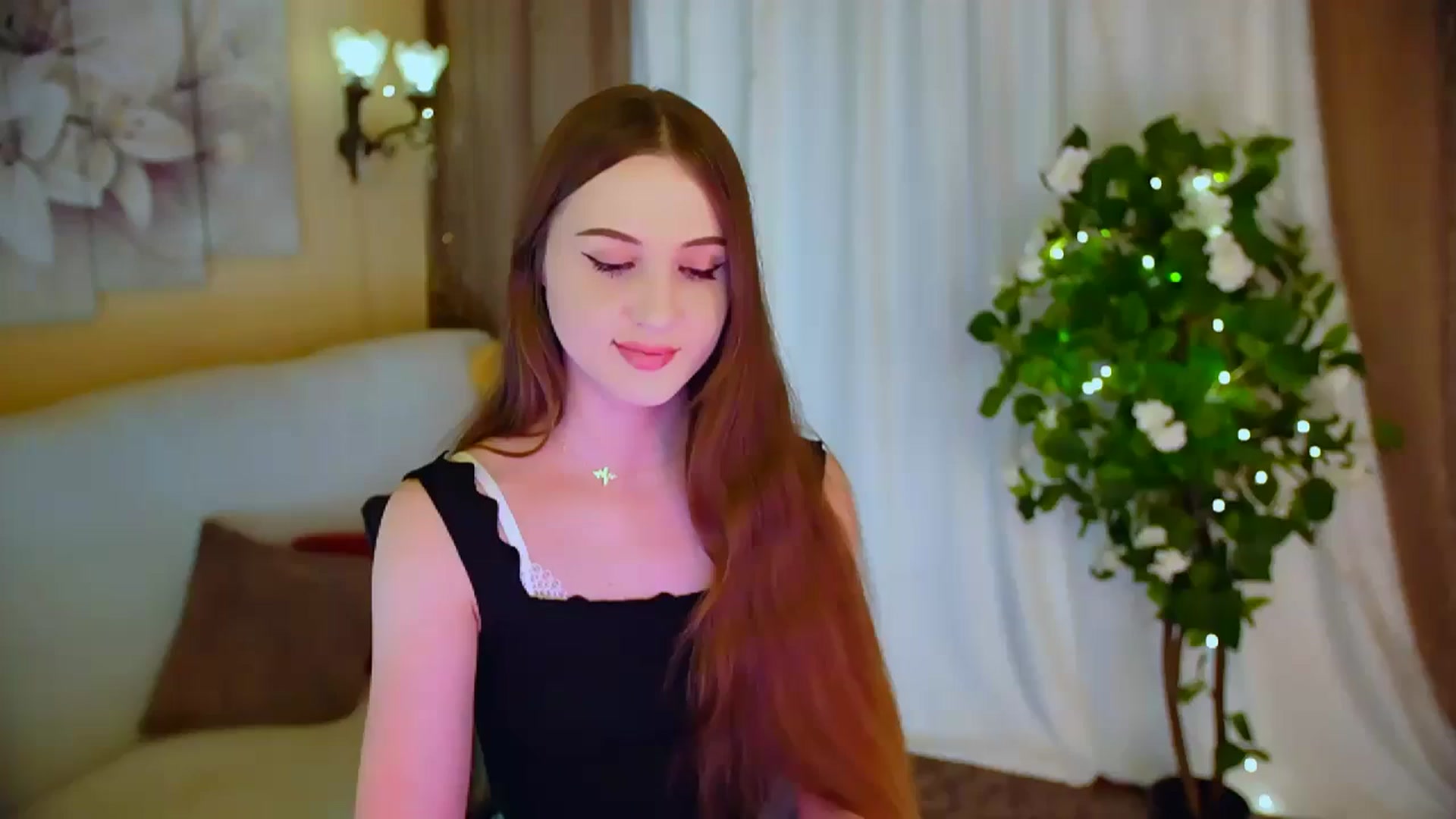 Gallery image thumbnail from Innocent_Soul's myfreecams stream on, 05/30/2024, 16:42 image 14 of 20