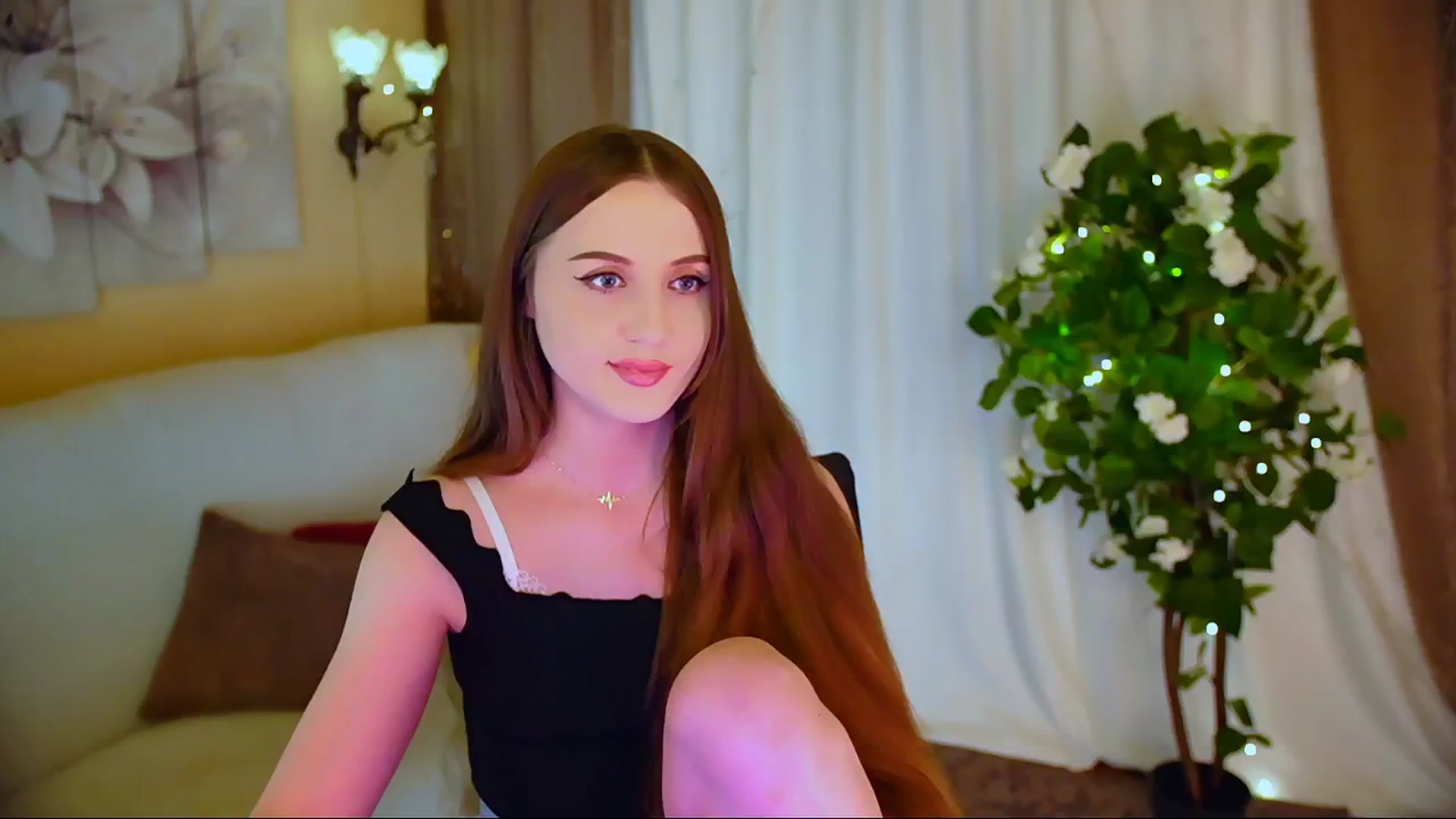 Gallery image thumbnail from Innocent_Soul's myfreecams stream on, 05/30/2024, 18:18 image 3 of 20