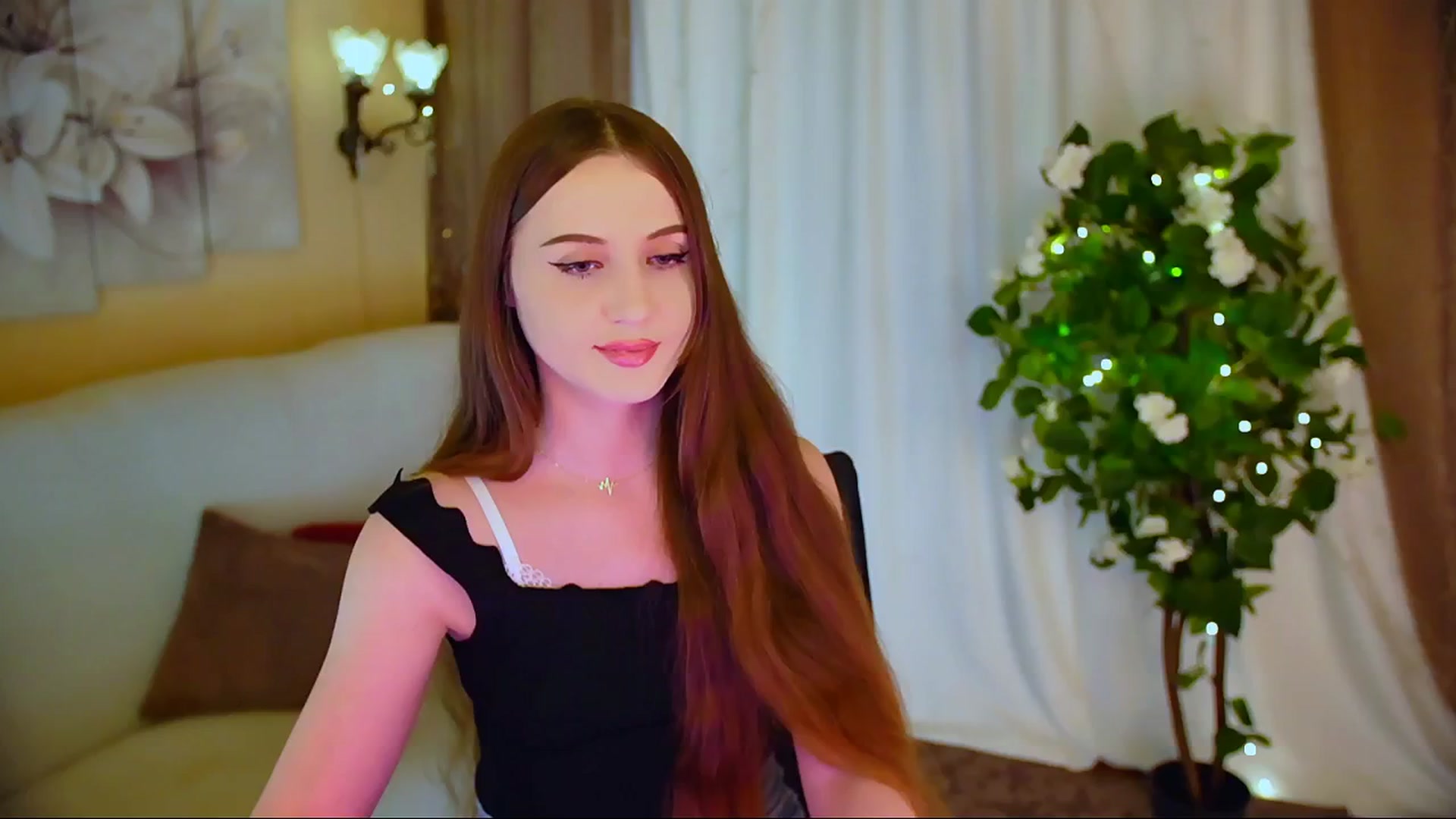 Gallery image thumbnail from Innocent_Soul's myfreecams stream on, 05/30/2024, 18:18 image 16 of 20
