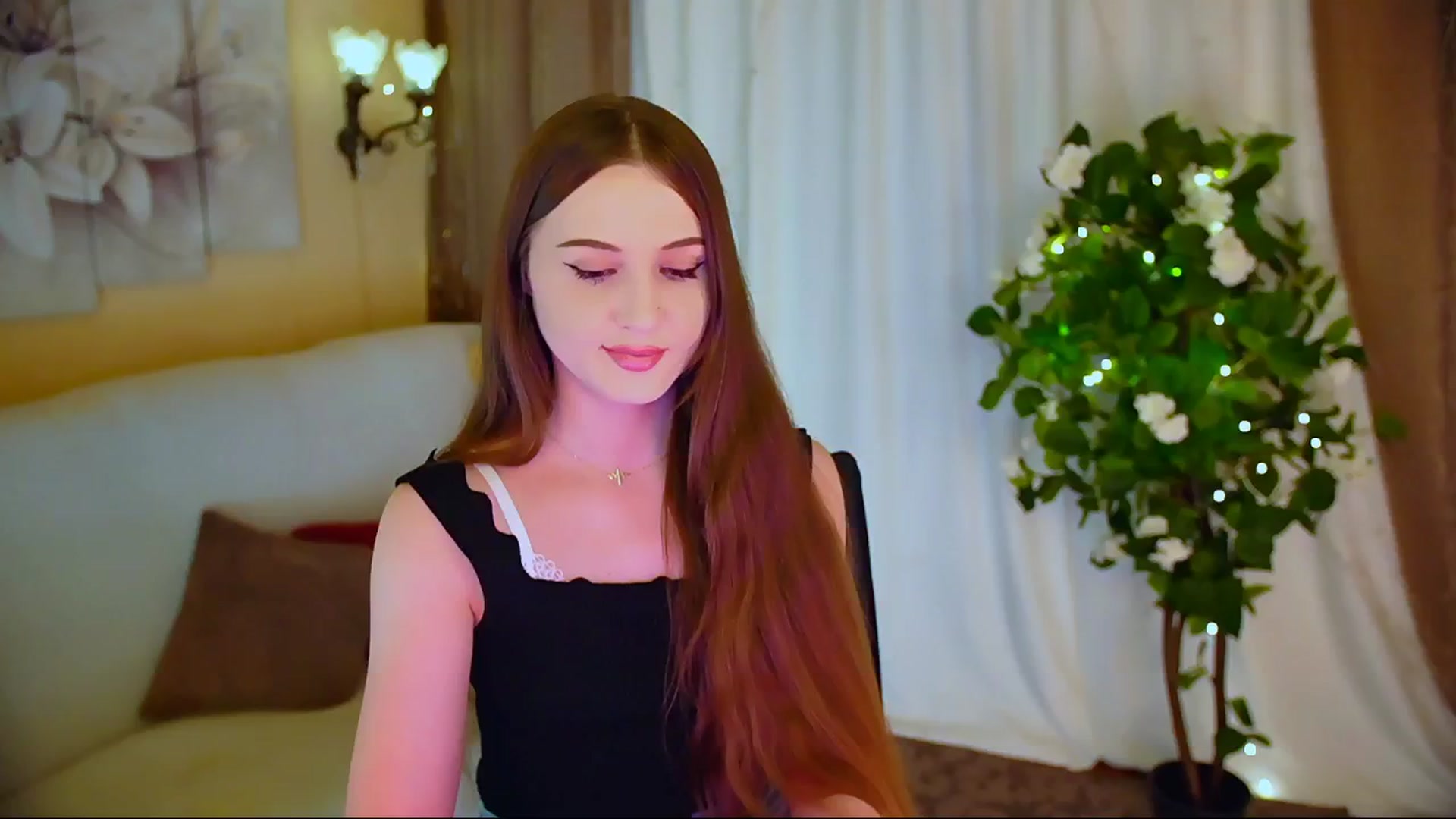 Gallery image thumbnail from Innocent_Soul's myfreecams stream on, 05/30/2024, 18:18 image 8 of 20