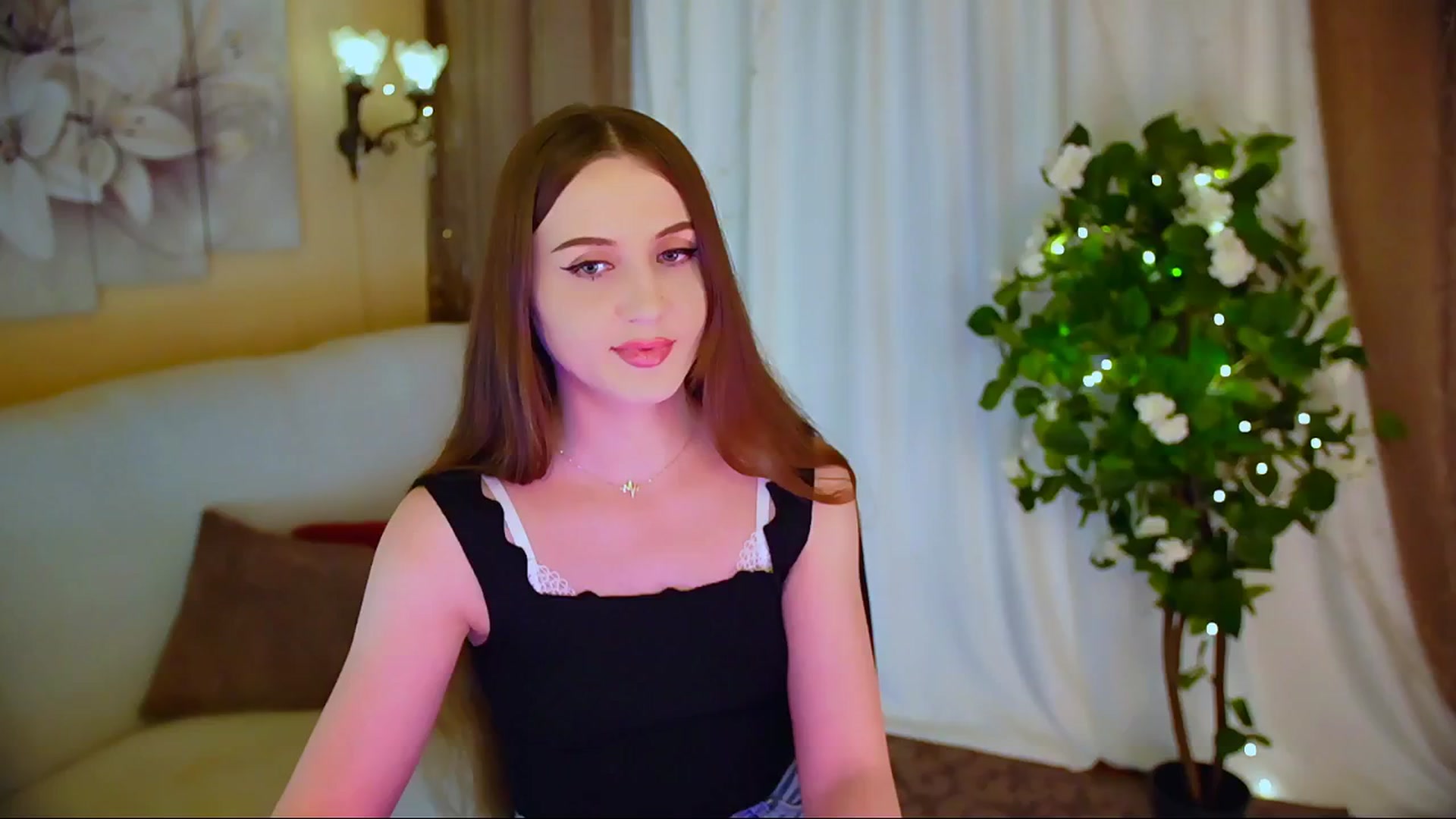 Gallery image thumbnail from Innocent_Soul's myfreecams stream on, 05/30/2024, 18:42 image 14 of 20