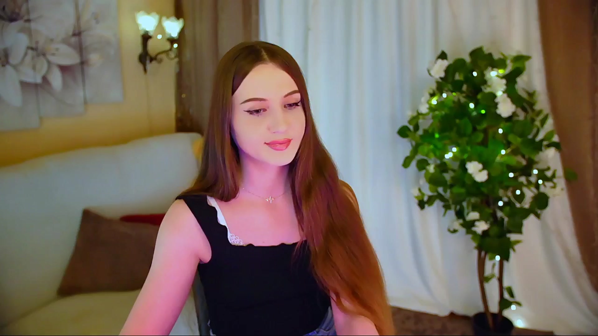 Gallery image thumbnail from Innocent_Soul's myfreecams stream on, 05/30/2024, 18:42 image 17 of 20