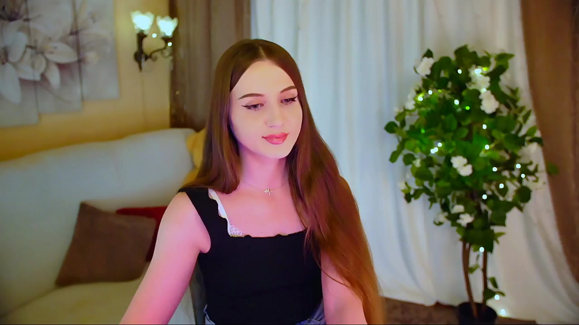 Gallery image thumbnail from Innocent_Soul's myfreecams stream on, 05/30/2024, 18:42 image 16 of 20
