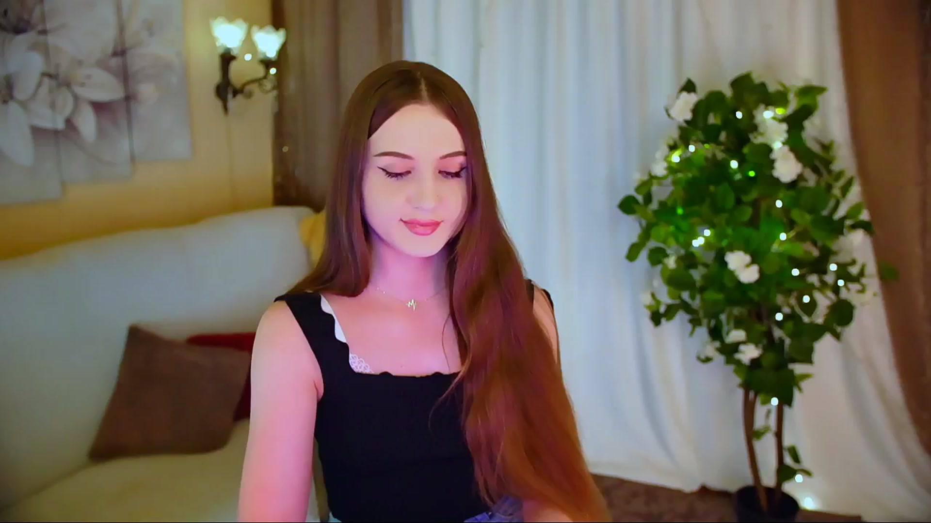 Gallery image thumbnail from Innocent_Soul's myfreecams stream on, 05/30/2024, 19:11 image 4 of 20