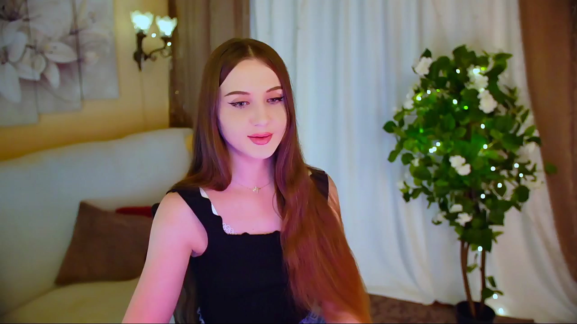 Gallery image thumbnail from Innocent_Soul's myfreecams stream on, 05/30/2024, 19:11 image 15 of 20