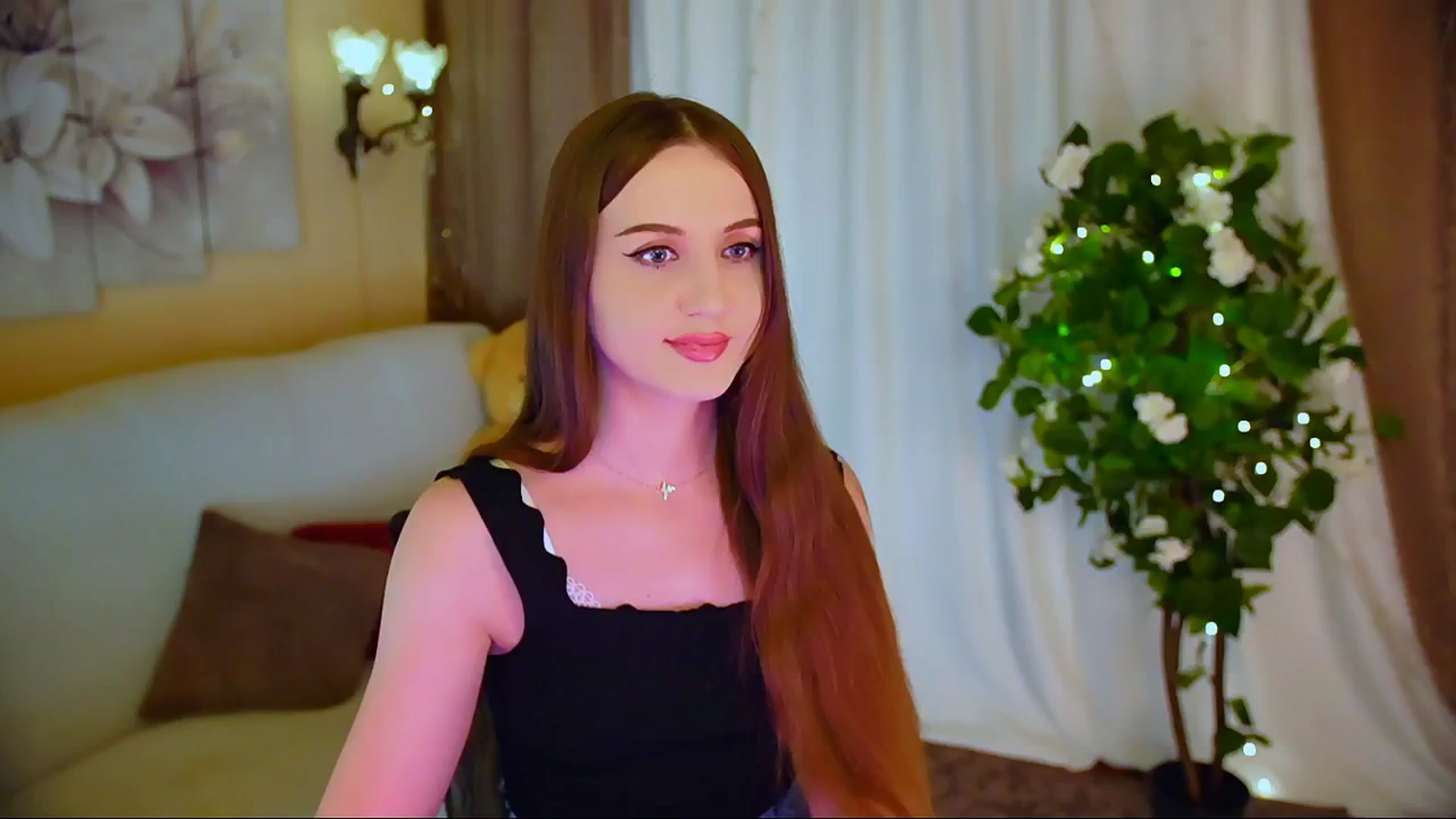 Gallery image thumbnail from Innocent_Soul's myfreecams stream on, 05/30/2024, 19:11 image 17 of 20