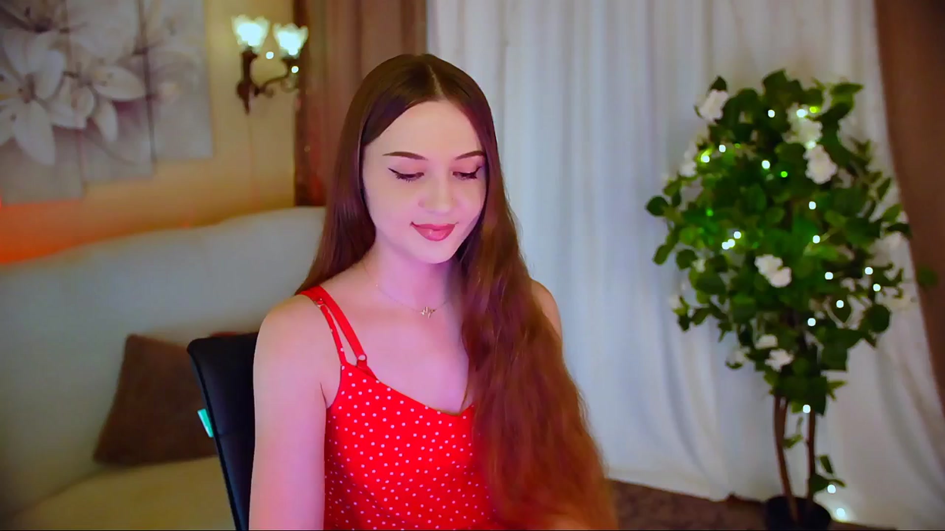 Gallery image thumbnail from Innocent_Soul's myfreecams stream on, 06/02/2024, 18:35 image 8 of 20
