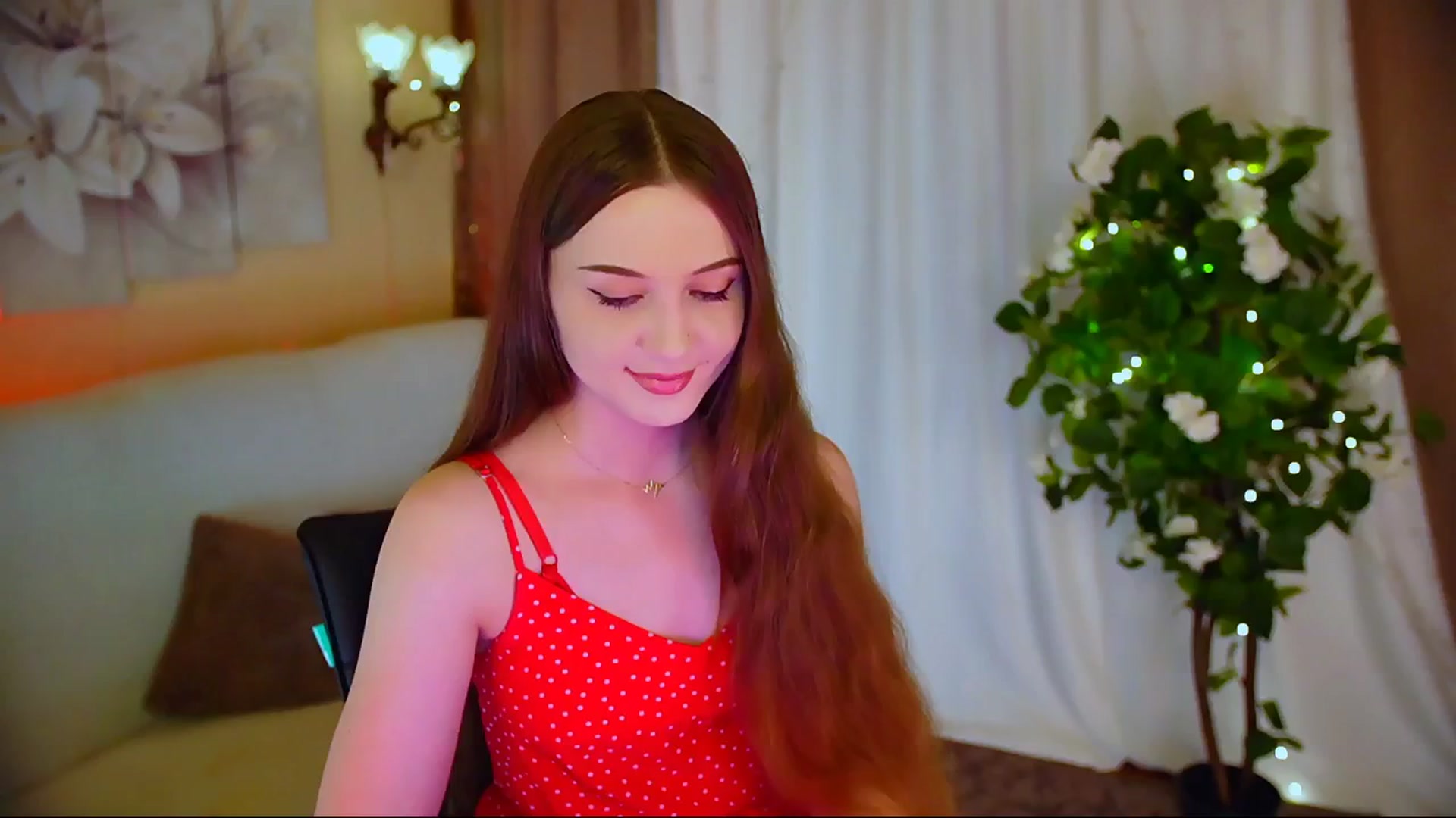 Gallery image thumbnail from Innocent_Soul's myfreecams stream on, 06/02/2024, 18:35 image 7 of 20