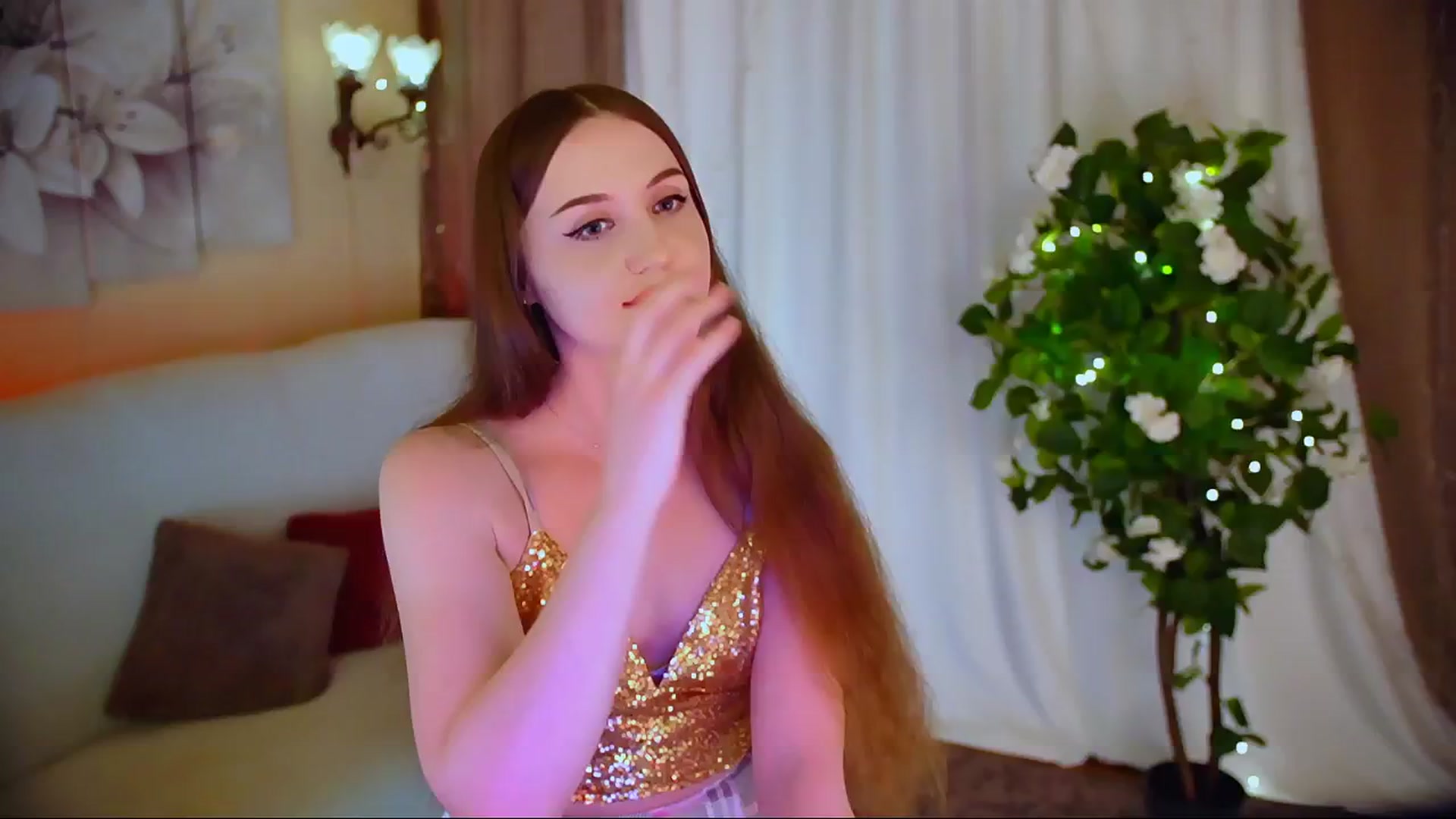 Gallery image thumbnail from Innocent_Soul's myfreecams stream on, 06/03/2024, 19:36 image 6 of 20