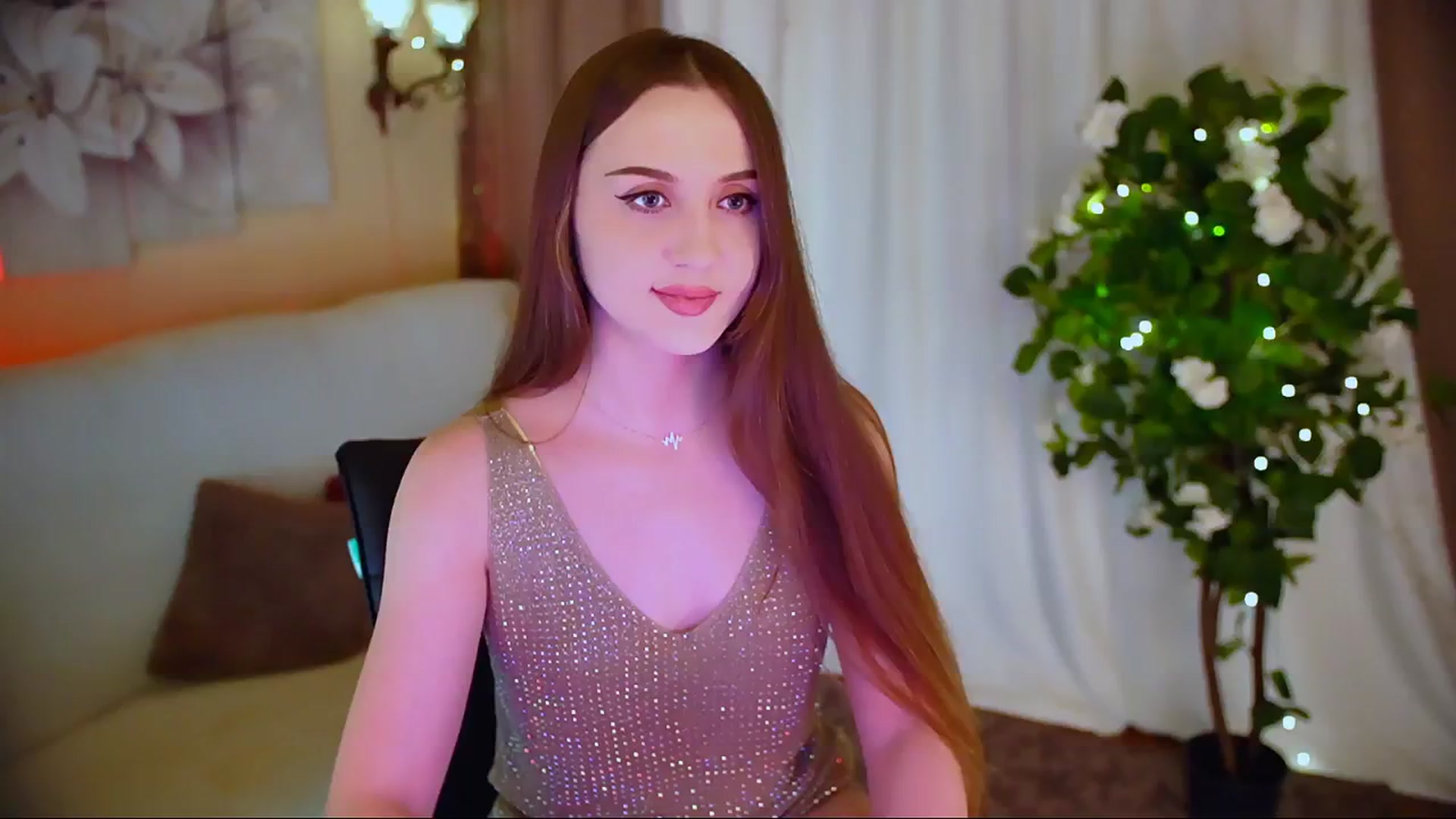Gallery image thumbnail from Innocent_Soul's myfreecams stream on, 06/04/2024, 19:48 image 6 of 20
