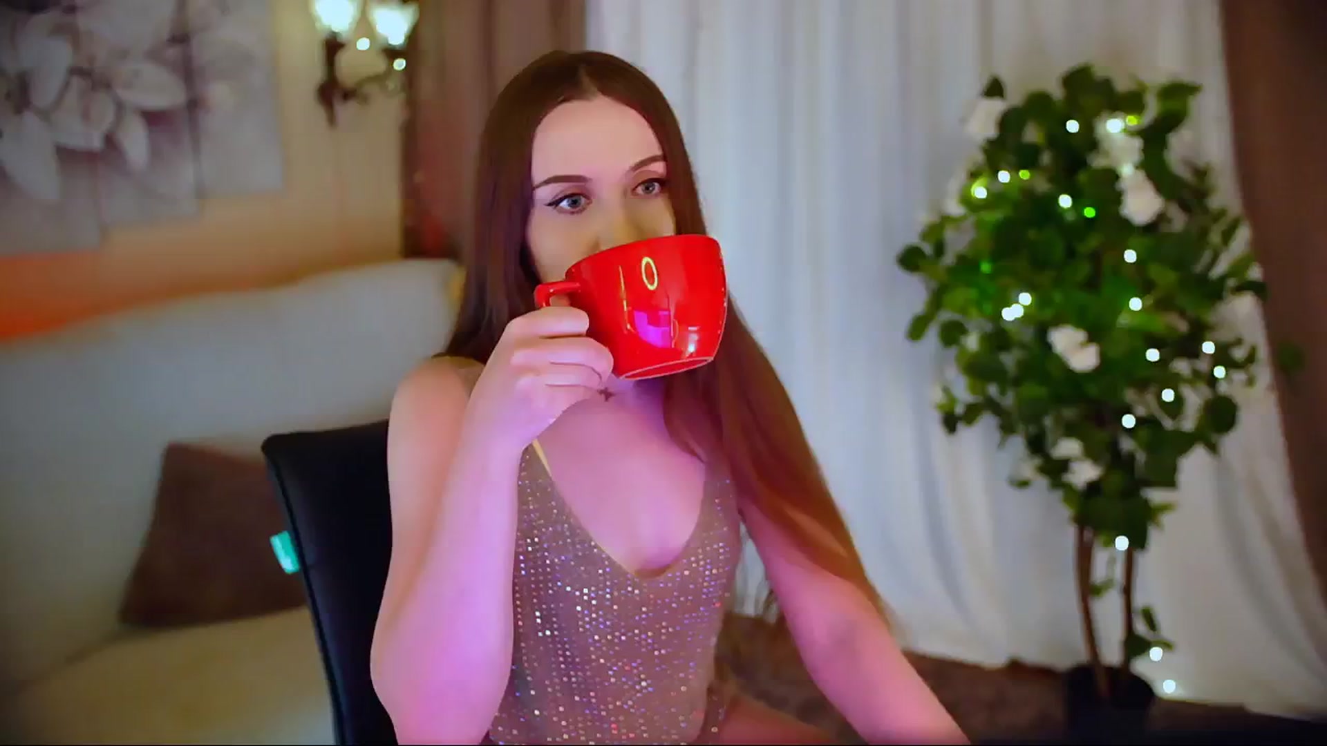 Gallery image thumbnail from Innocent_Soul's myfreecams stream on, 06/04/2024, 22:38 image 14 of 20