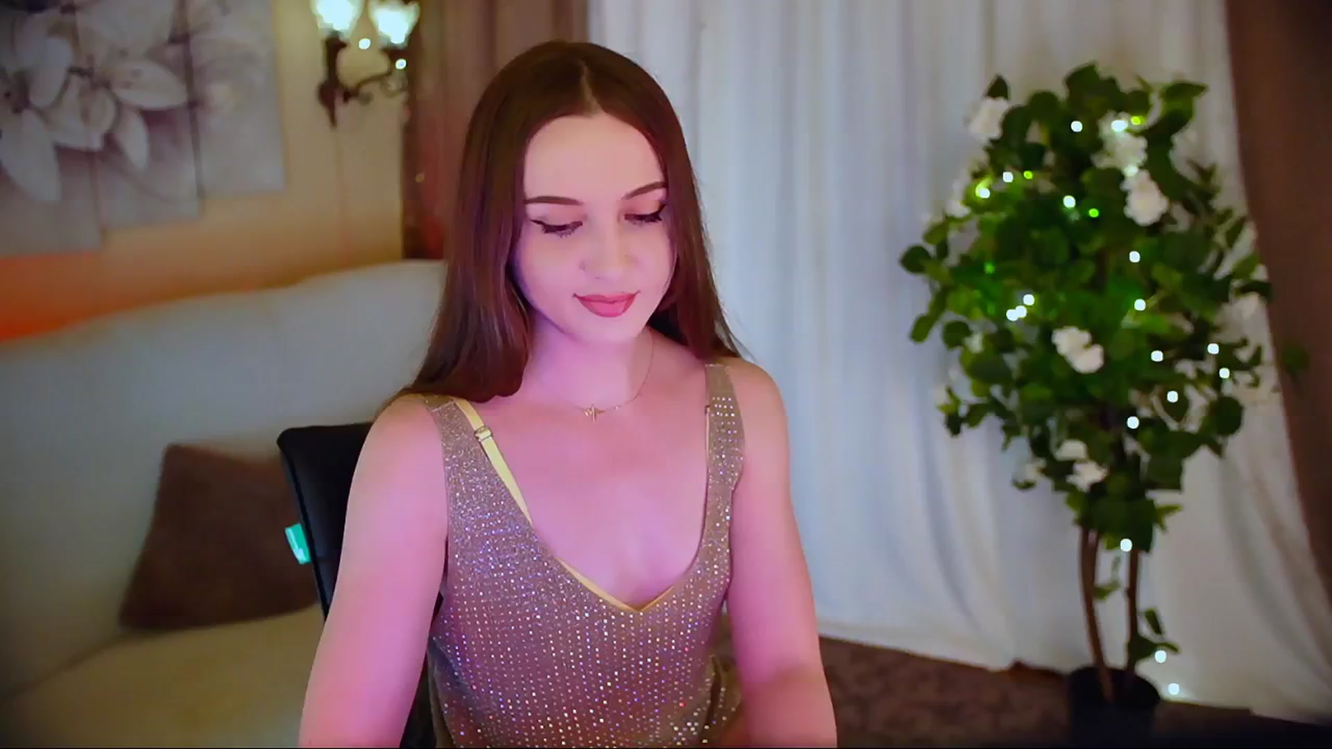 Gallery image thumbnail from Innocent_Soul's myfreecams stream on, 06/04/2024, 22:38 image 19 of 20