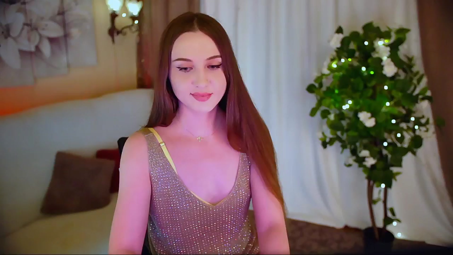 Gallery image thumbnail from Innocent_Soul's myfreecams stream on, 06/04/2024, 22:38 image 7 of 20