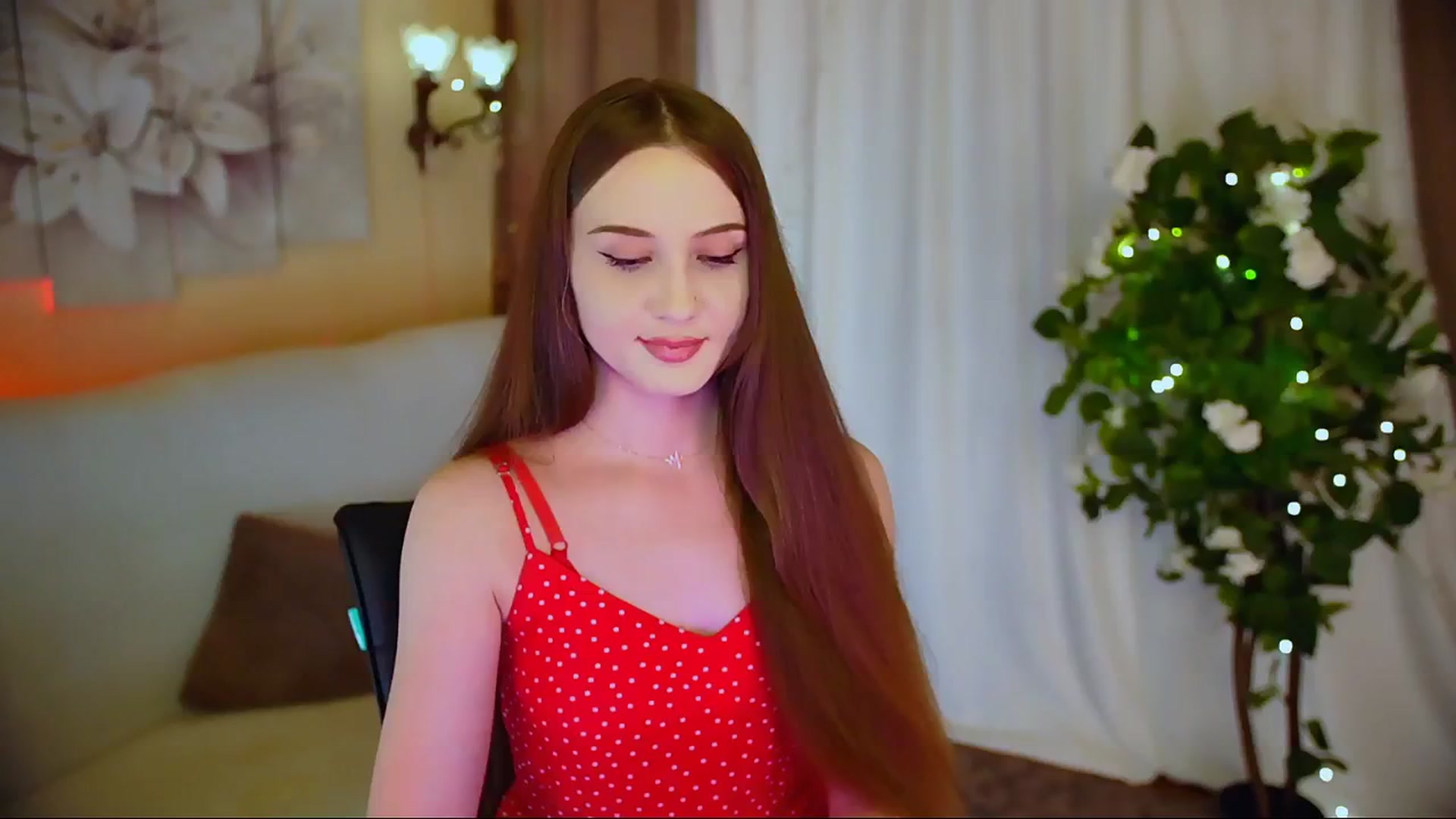 Gallery image thumbnail from Innocent_Soul's myfreecams stream on, 06/08/2024, 21:49 image 16 of 20