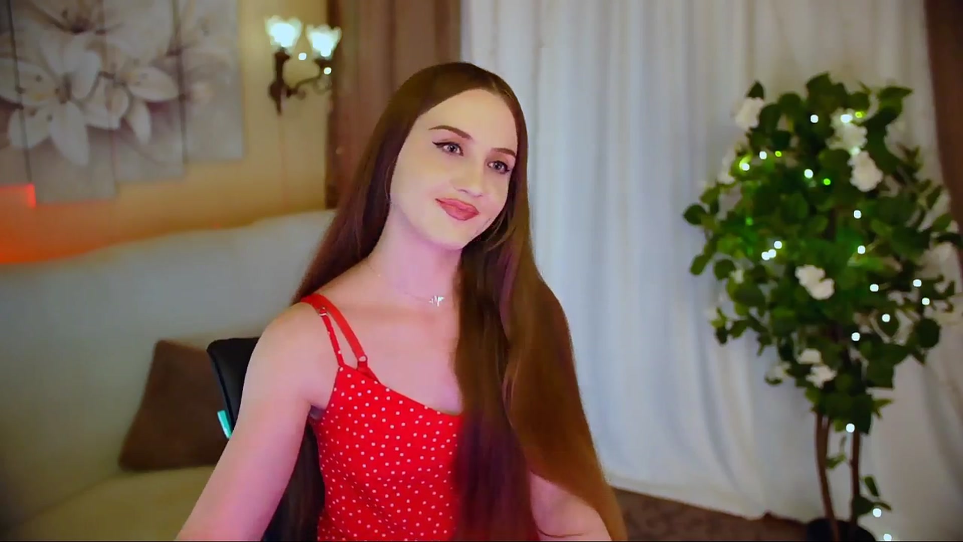 Gallery image thumbnail from Innocent_Soul's myfreecams stream on, 06/08/2024, 22:03 image 6 of 20