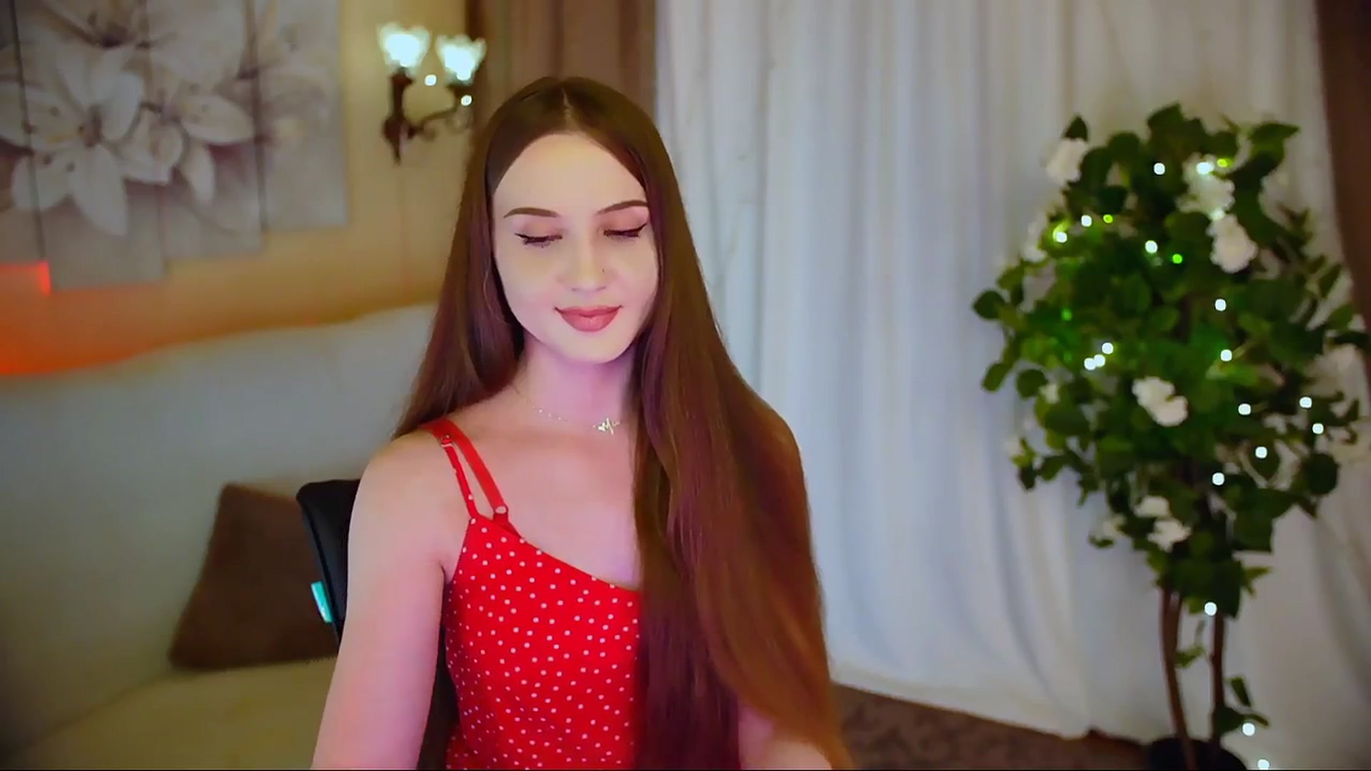 Gallery image thumbnail from Innocent_Soul's myfreecams stream on, 06/08/2024, 22:03 image 13 of 20