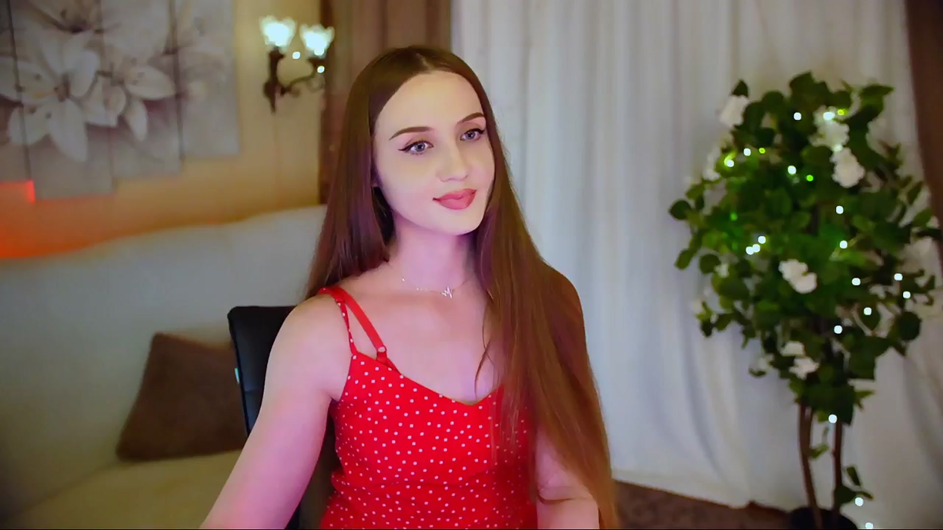 Gallery image thumbnail from Innocent_Soul's myfreecams stream on, 06/08/2024, 22:31 image 16 of 20