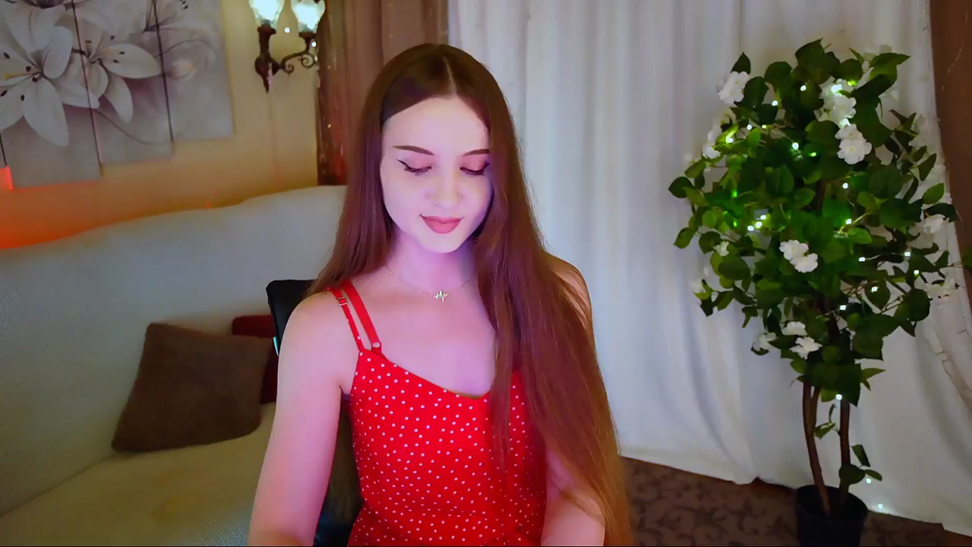 Gallery image thumbnail from Innocent_Soul's myfreecams stream on, 06/14/2024, 20:08 image 19 of 20