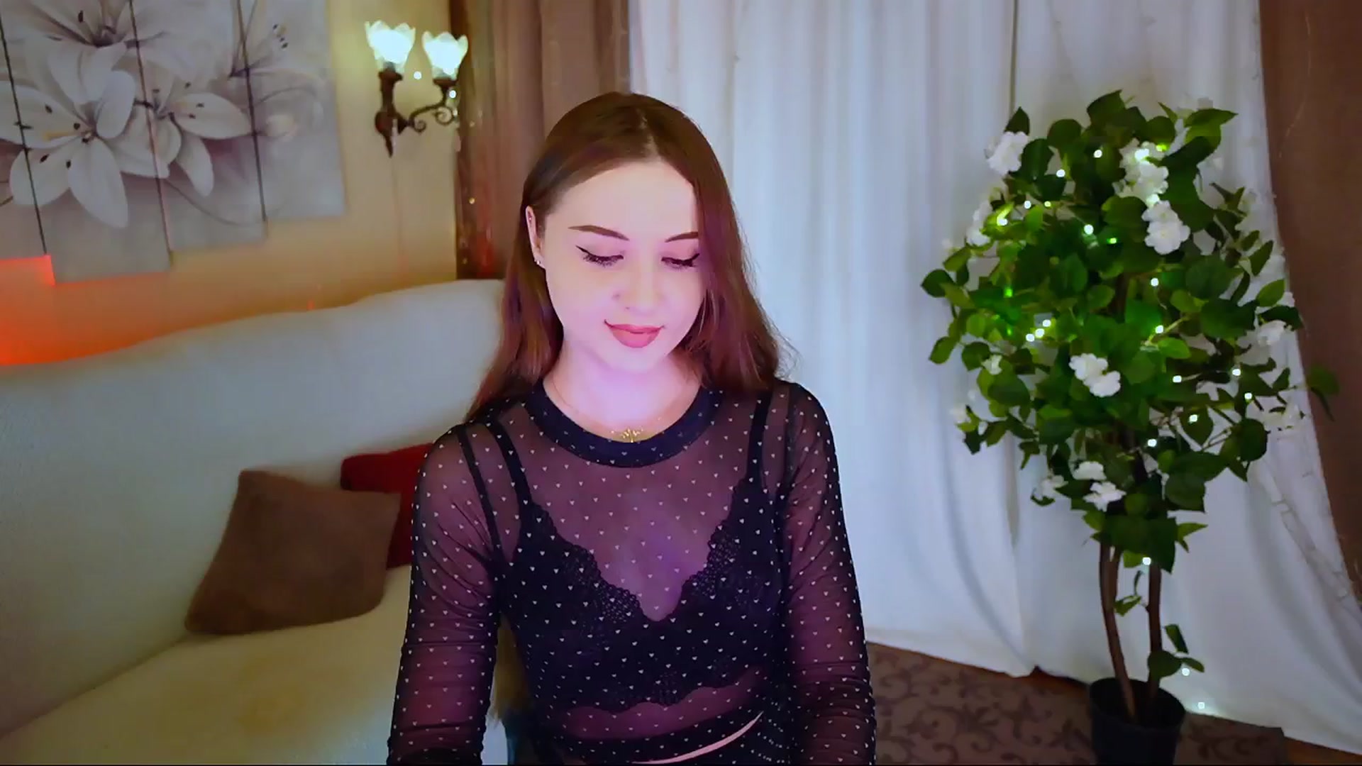 Gallery image thumbnail from Innocent_Soul's myfreecams stream on, 06/19/2024, 17:18 image 15 of 20
