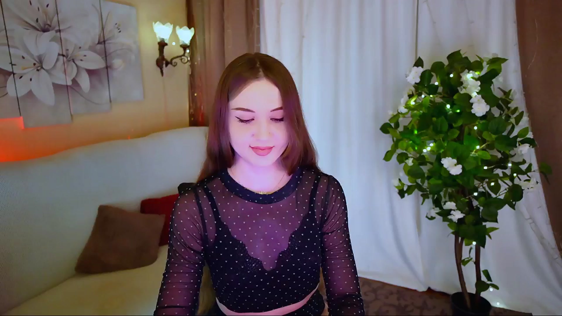 Gallery image thumbnail from Innocent_Soul's myfreecams stream on, 06/19/2024, 17:18 image 7 of 20