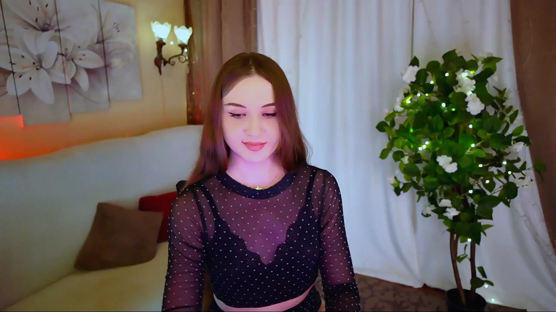 Gallery image thumbnail from Innocent_Soul's myfreecams stream on, 06/19/2024, 17:18 image 8 of 20
