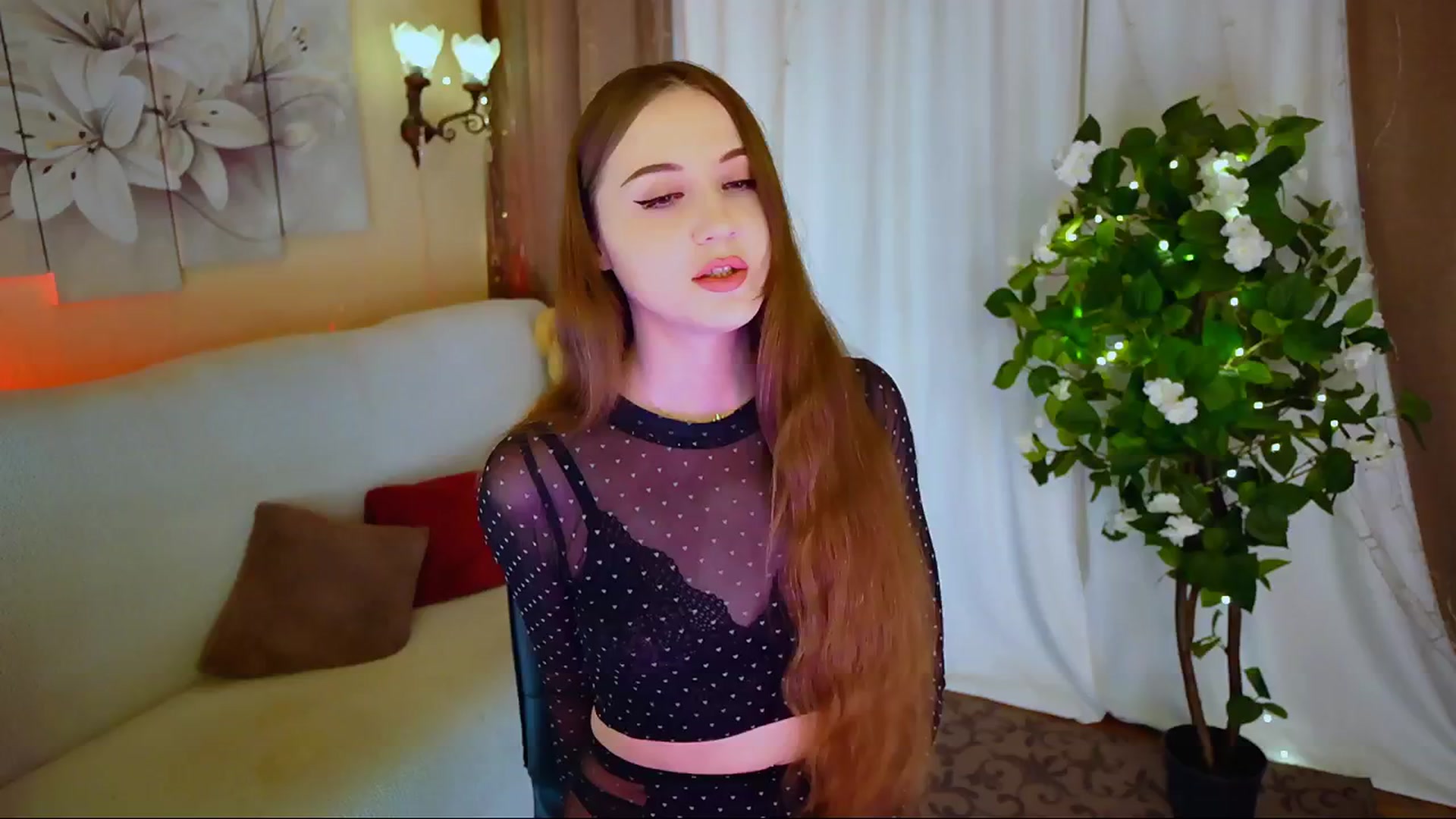 Gallery image thumbnail from Innocent_Soul's myfreecams stream on, 06/19/2024, 18:25 image 8 of 20