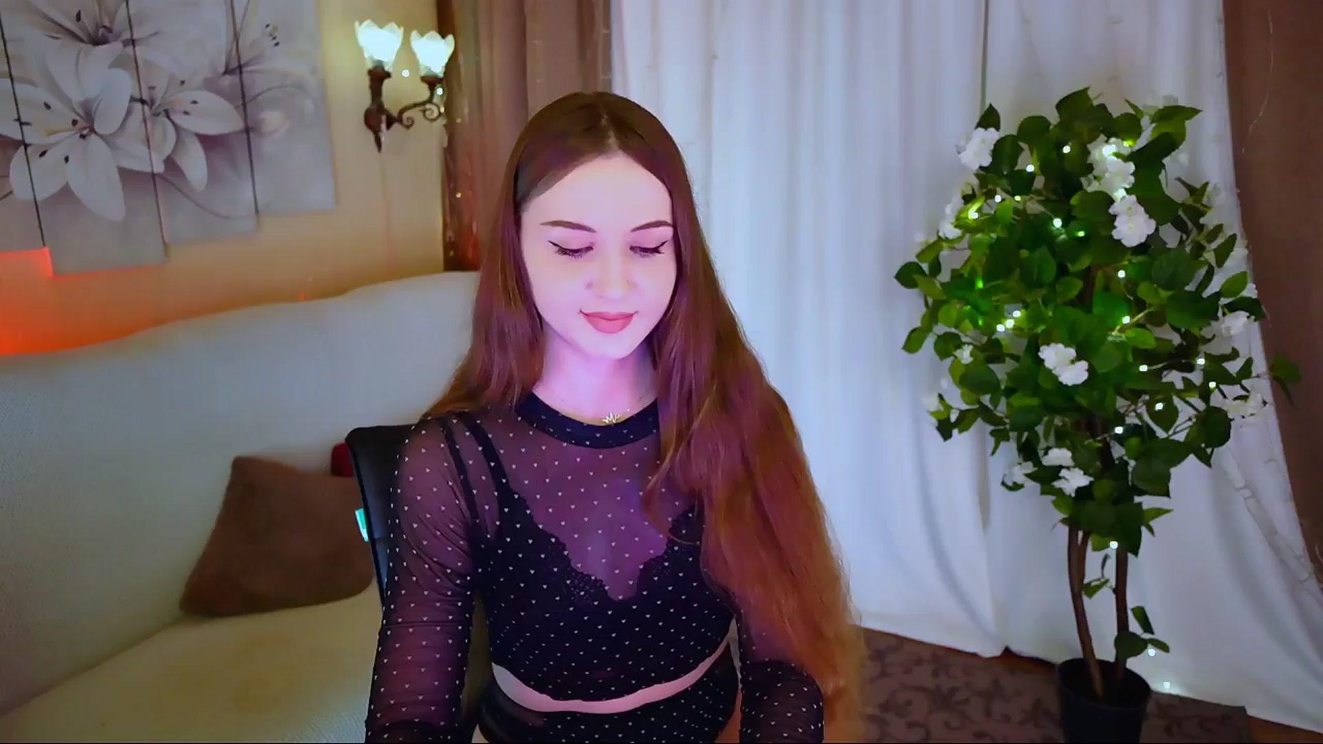 Gallery image thumbnail from Innocent_Soul's myfreecams stream on, 06/19/2024, 19:03 image 6 of 20