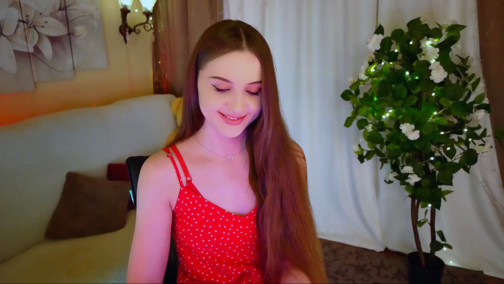Gallery image thumbnail from Innocent_Soul's myfreecams stream on, 06/27/2024, 18:42 image 7 of 20