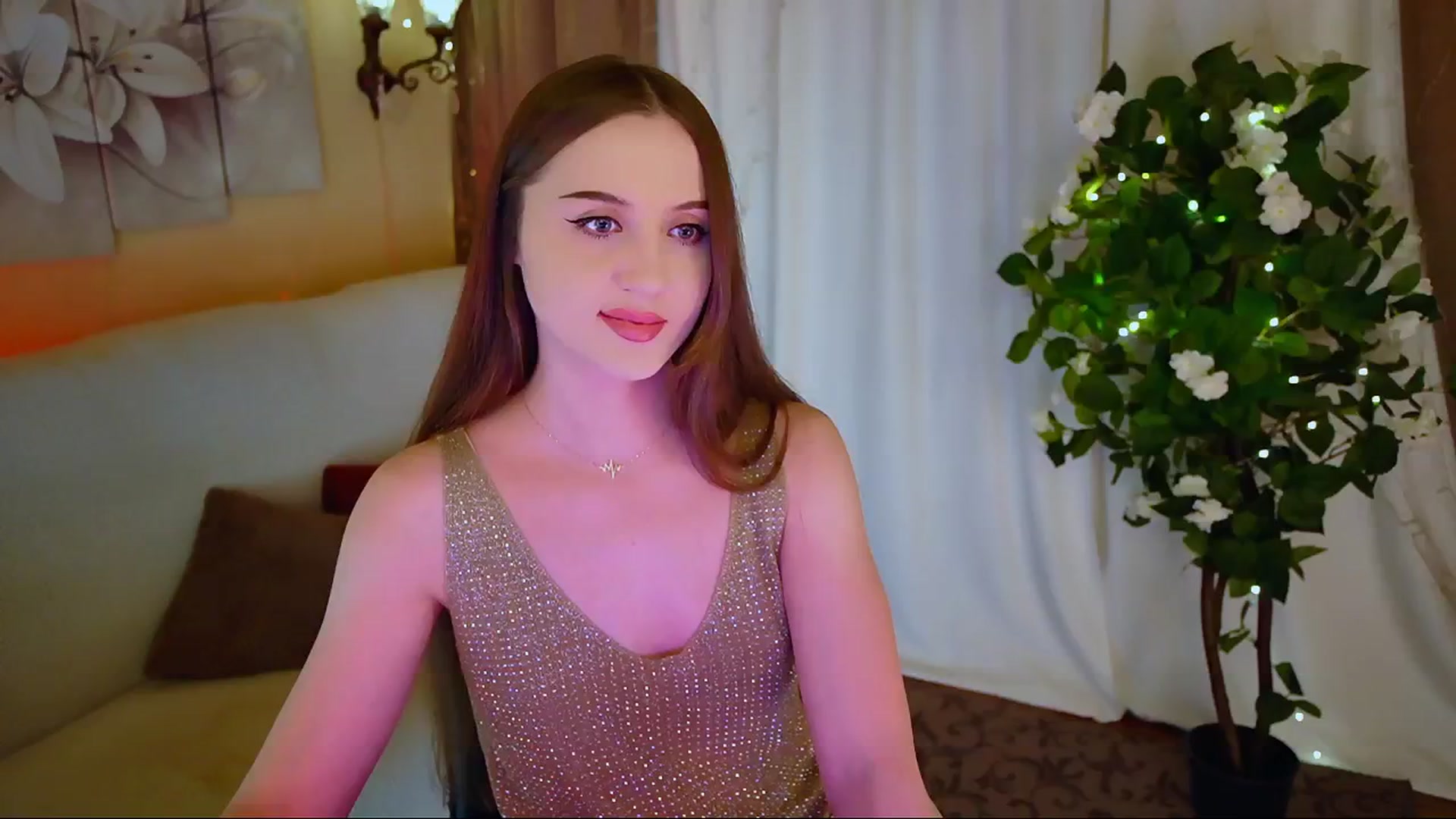 Gallery image thumbnail from Innocent_Soul's myfreecams stream on, 06/29/2024, 16:31 image 18 of 20