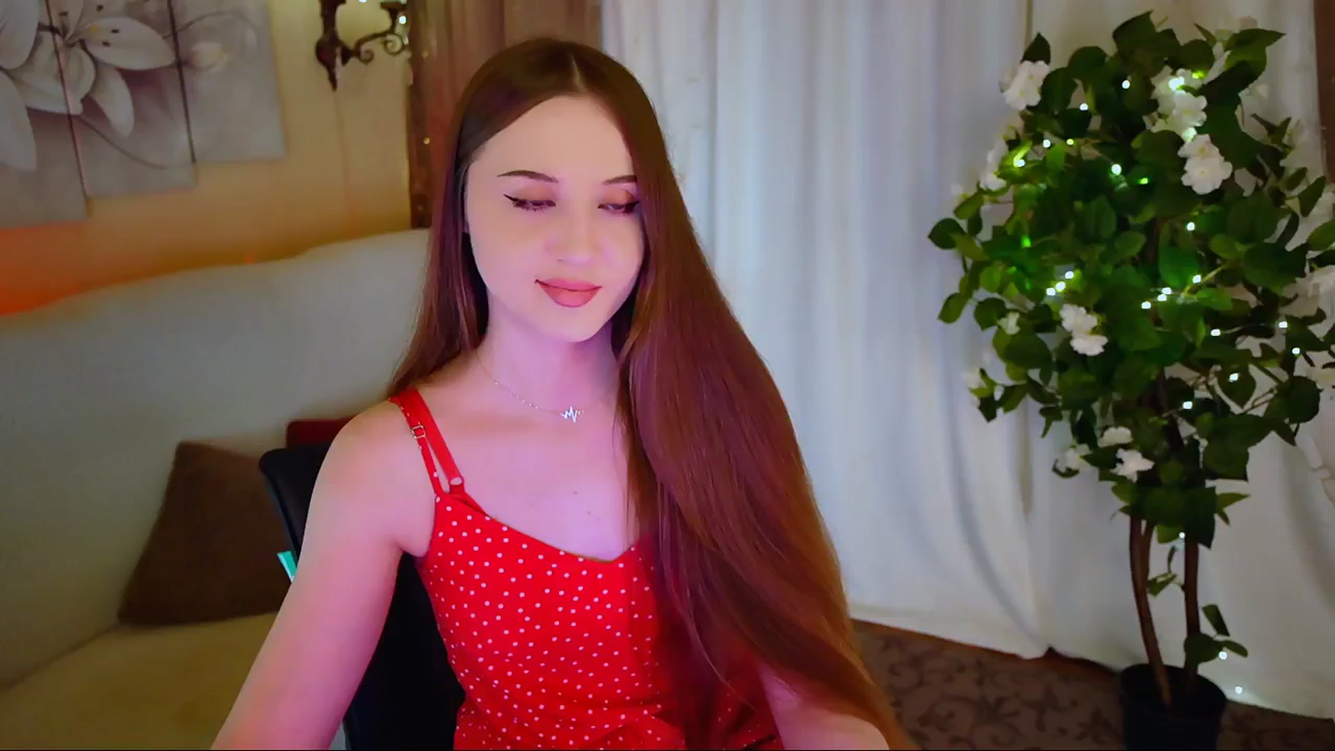 Gallery image thumbnail from Innocent_Soul's myfreecams stream on, 07/05/2024, 14:21 image 4 of 20