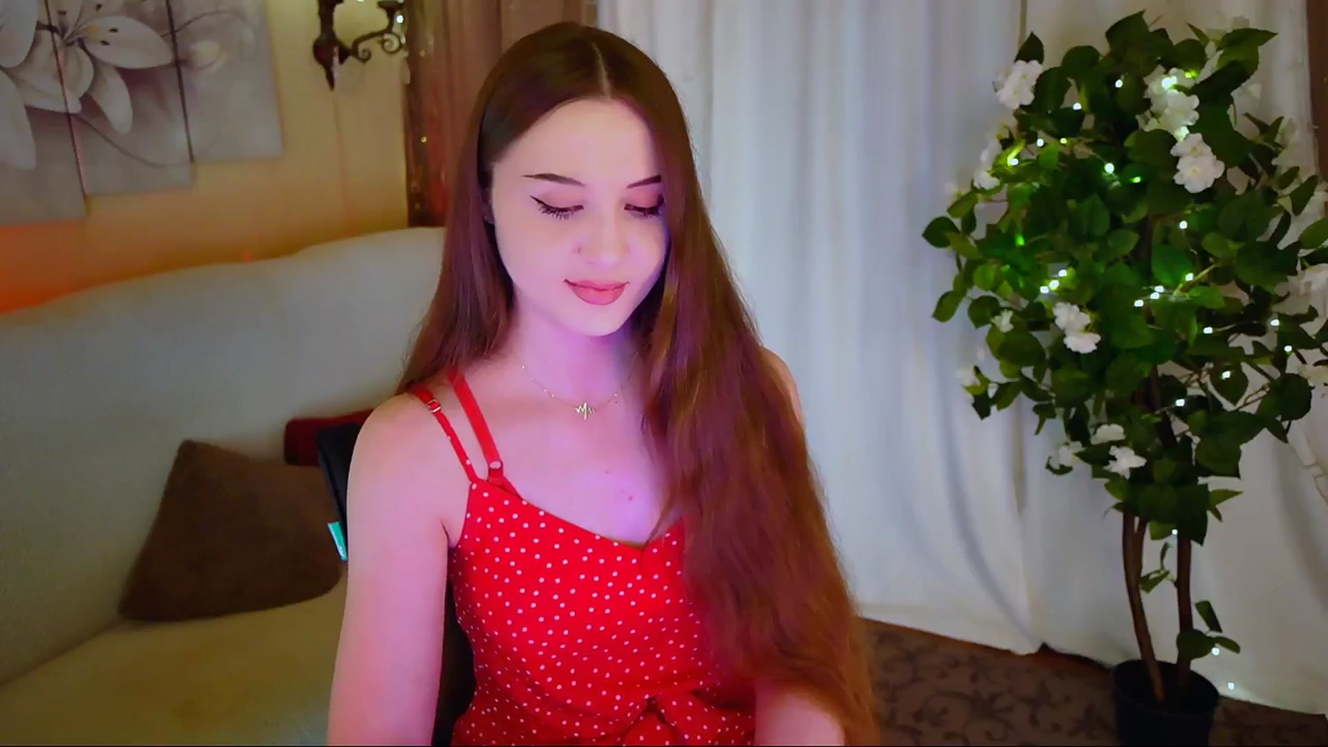 Gallery image thumbnail from Innocent_Soul's myfreecams stream on, 07/08/2024, 18:11 image 9 of 20