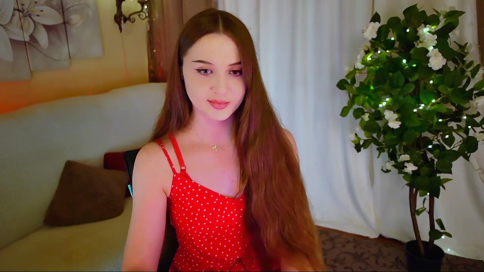 Gallery image thumbnail from Innocent_Soul's myfreecams stream on, 07/08/2024, 18:11 image 12 of 20