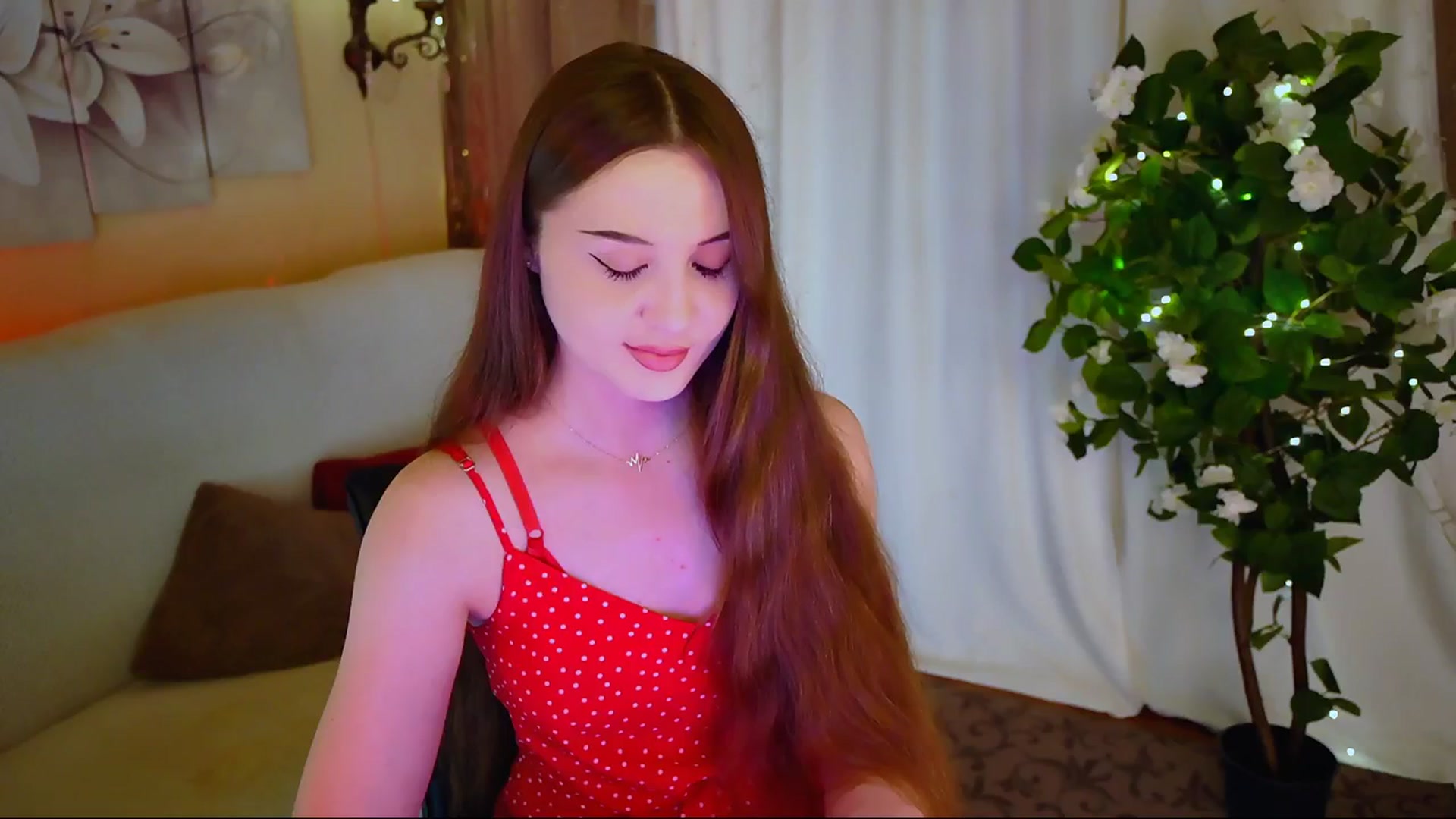Gallery image thumbnail from Innocent_Soul's myfreecams stream on, 07/08/2024, 18:11 image 5 of 20
