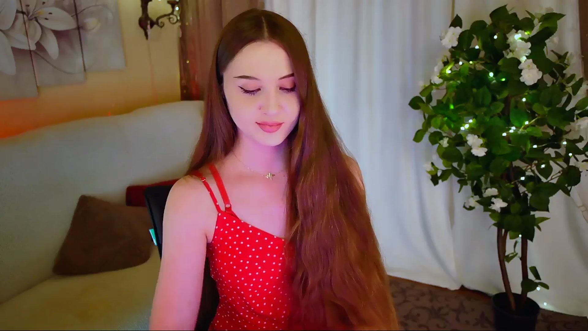 Gallery image thumbnail from Innocent_Soul's myfreecams stream on, 07/08/2024, 18:11 image 18 of 20