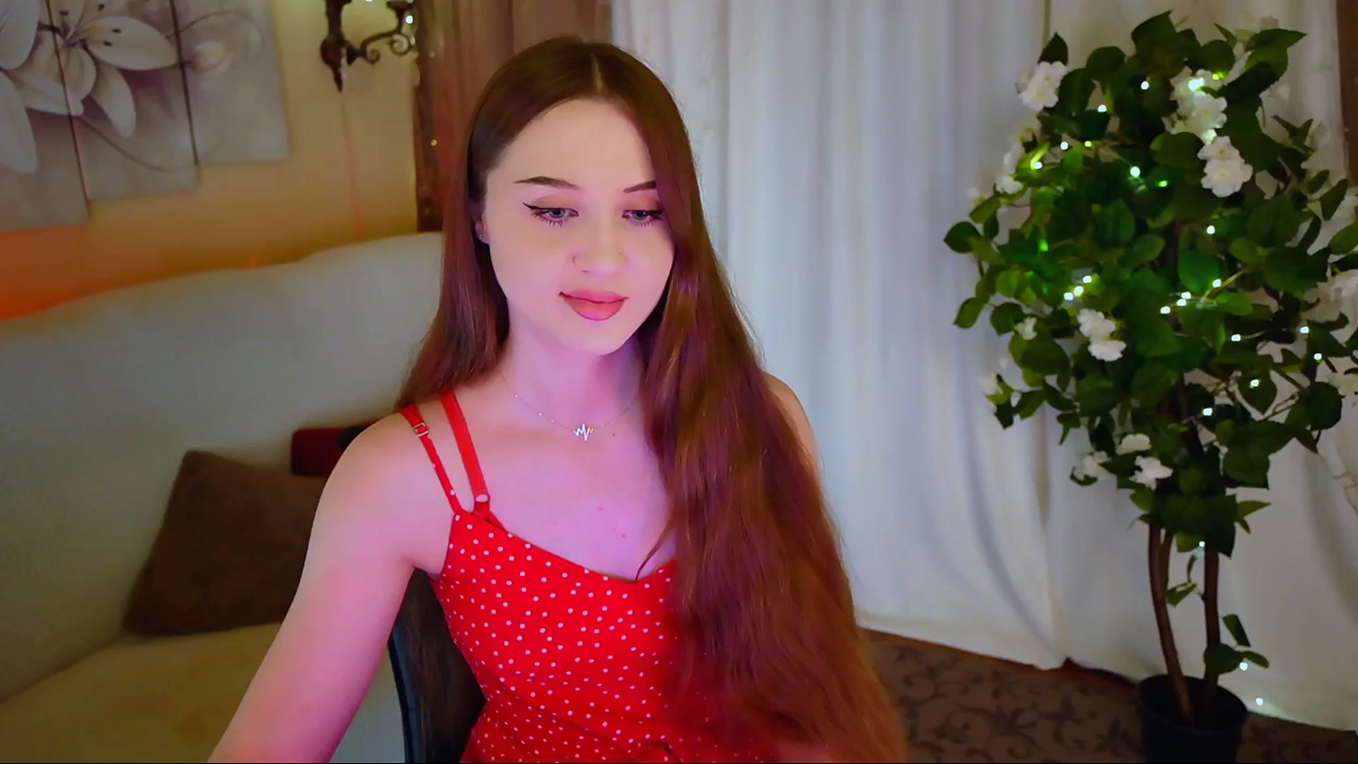 Gallery image thumbnail from Innocent_Soul's myfreecams stream on, 07/08/2024, 18:11 image 3 of 20