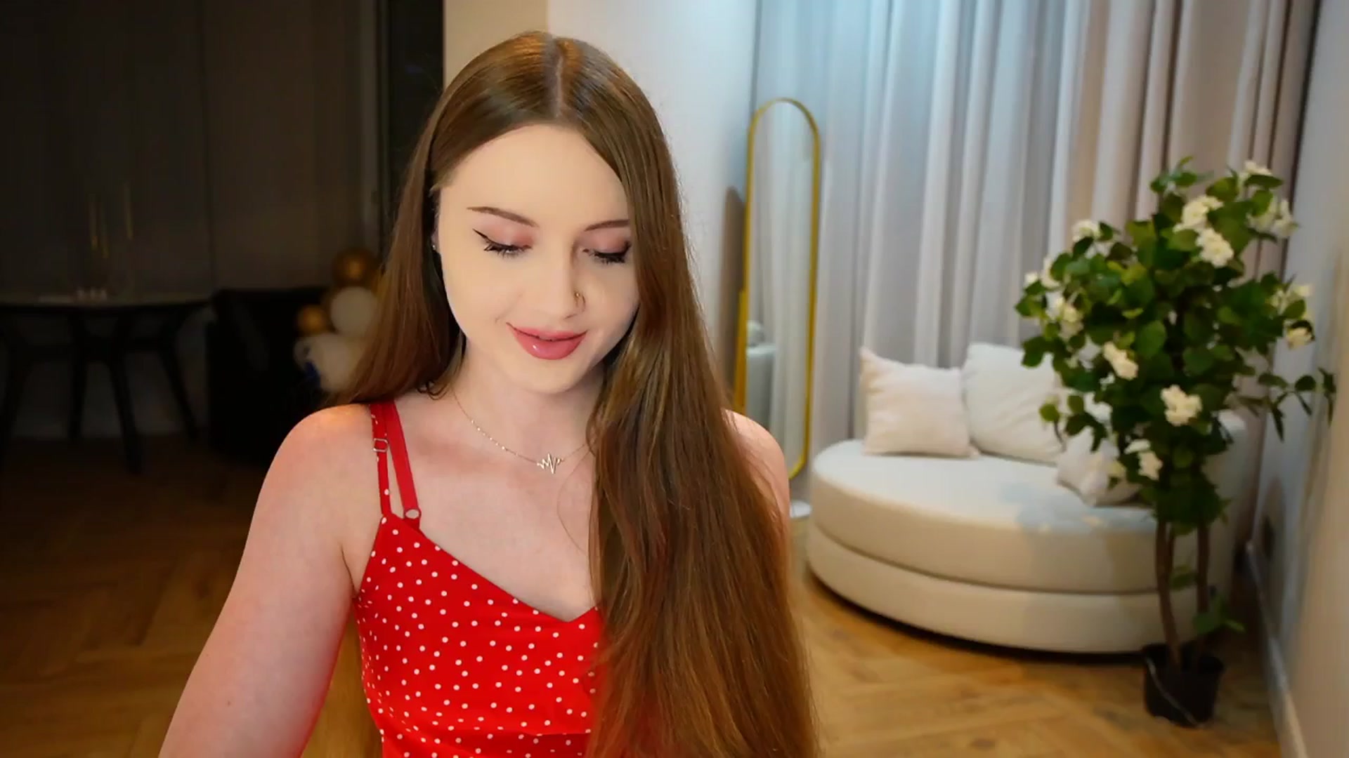 Gallery image thumbnail from Innocent_Soul's myfreecams stream on, 08/31/2024, 19:04 image 15 of 20