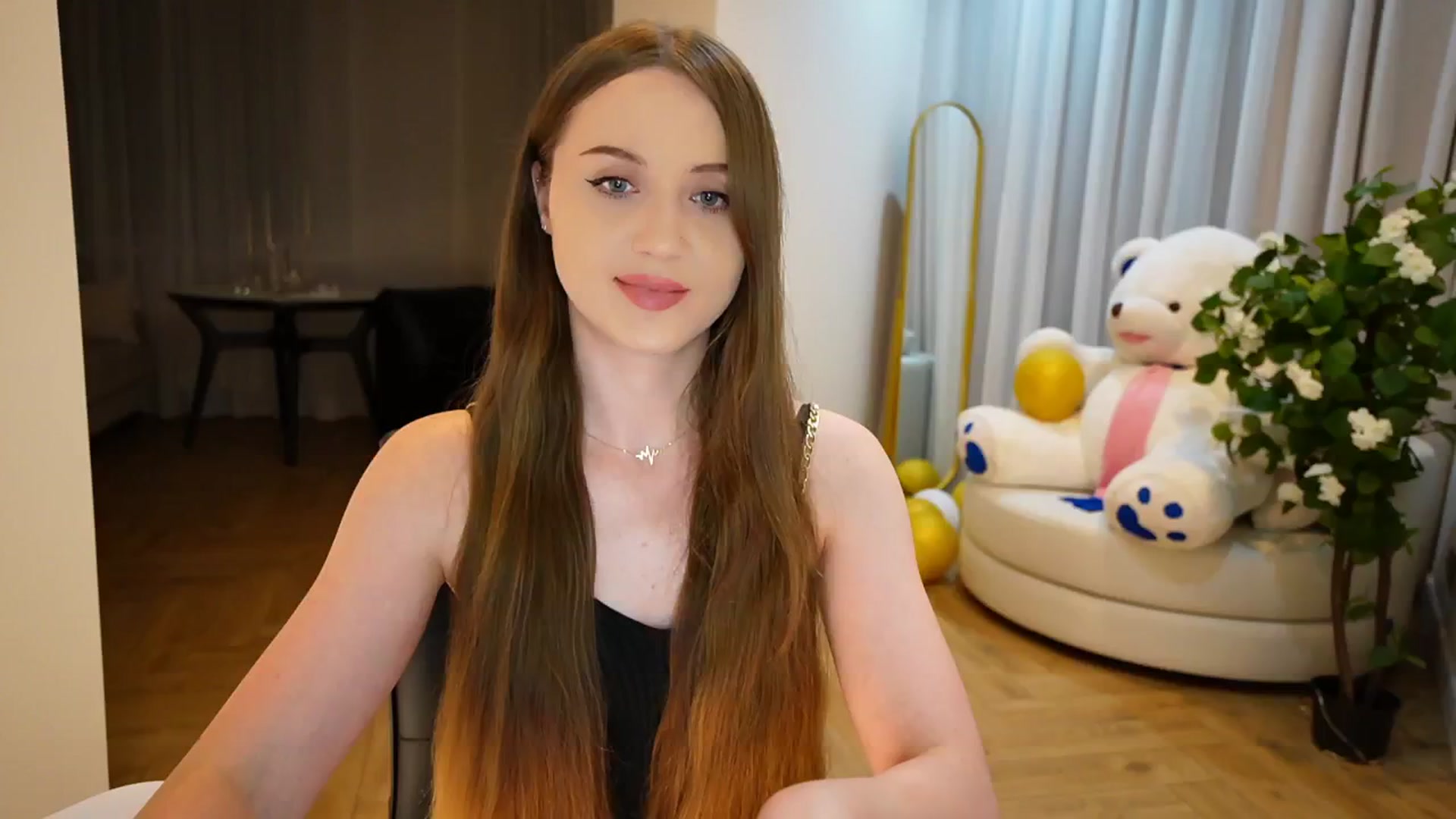Gallery image thumbnail from Innocent_Soul's myfreecams stream on, 09/02/2024, 21:11 image 12 of 20